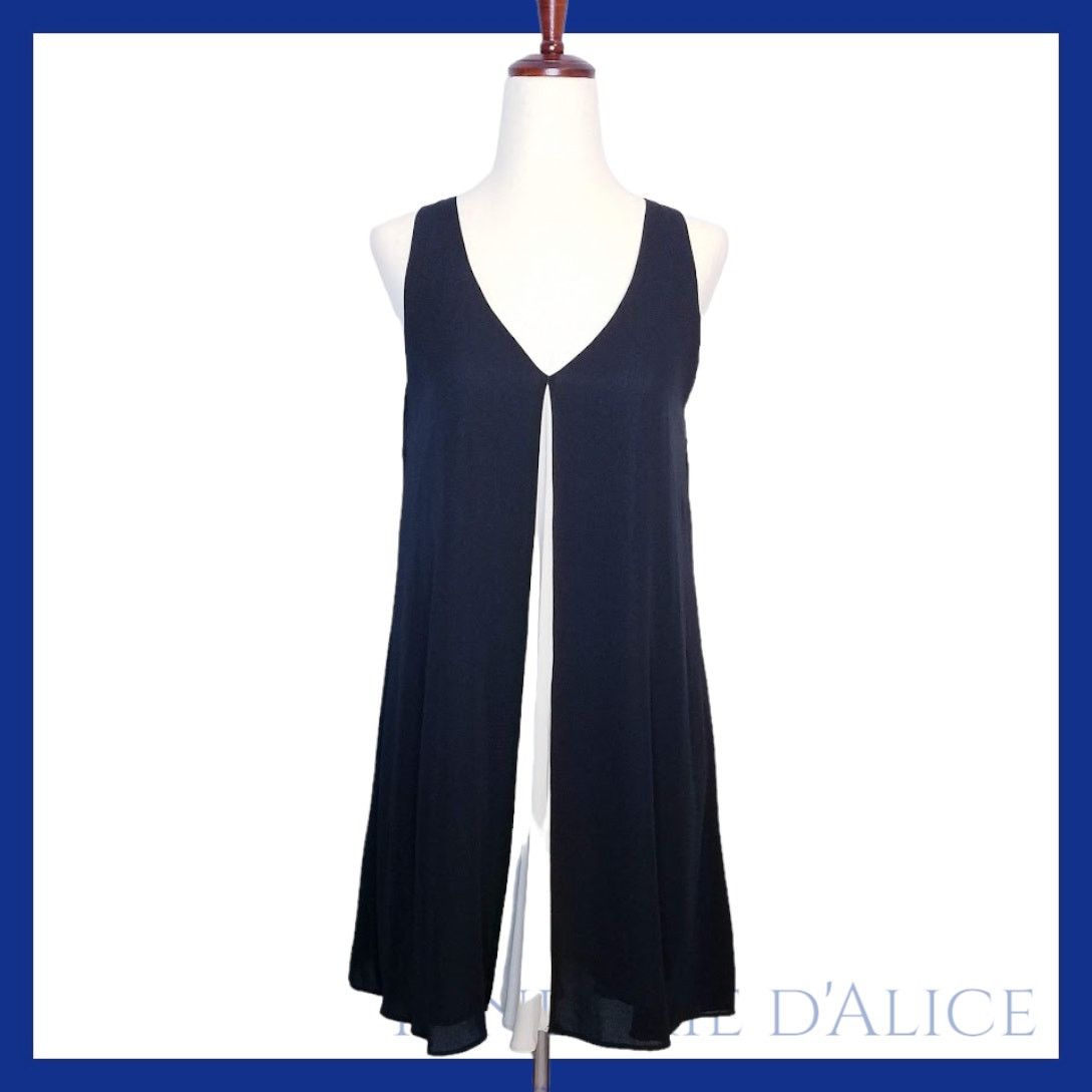 Alice + Olivia Alice + Olivia Rola Front Godet Leather T-Back Dress Size XS / US 0-2 / IT 36-38 - 1 Thumbnail