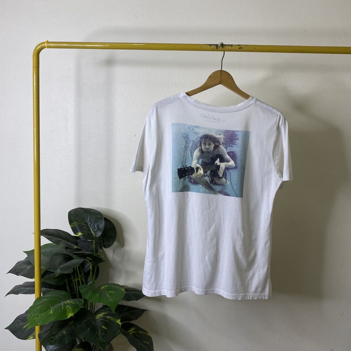 Nirvana GU x Nirvana Kurt Cobain Graphic Collaboration T Shirt Size US L / EU 52-54 / 3 - 1 Thumbnail