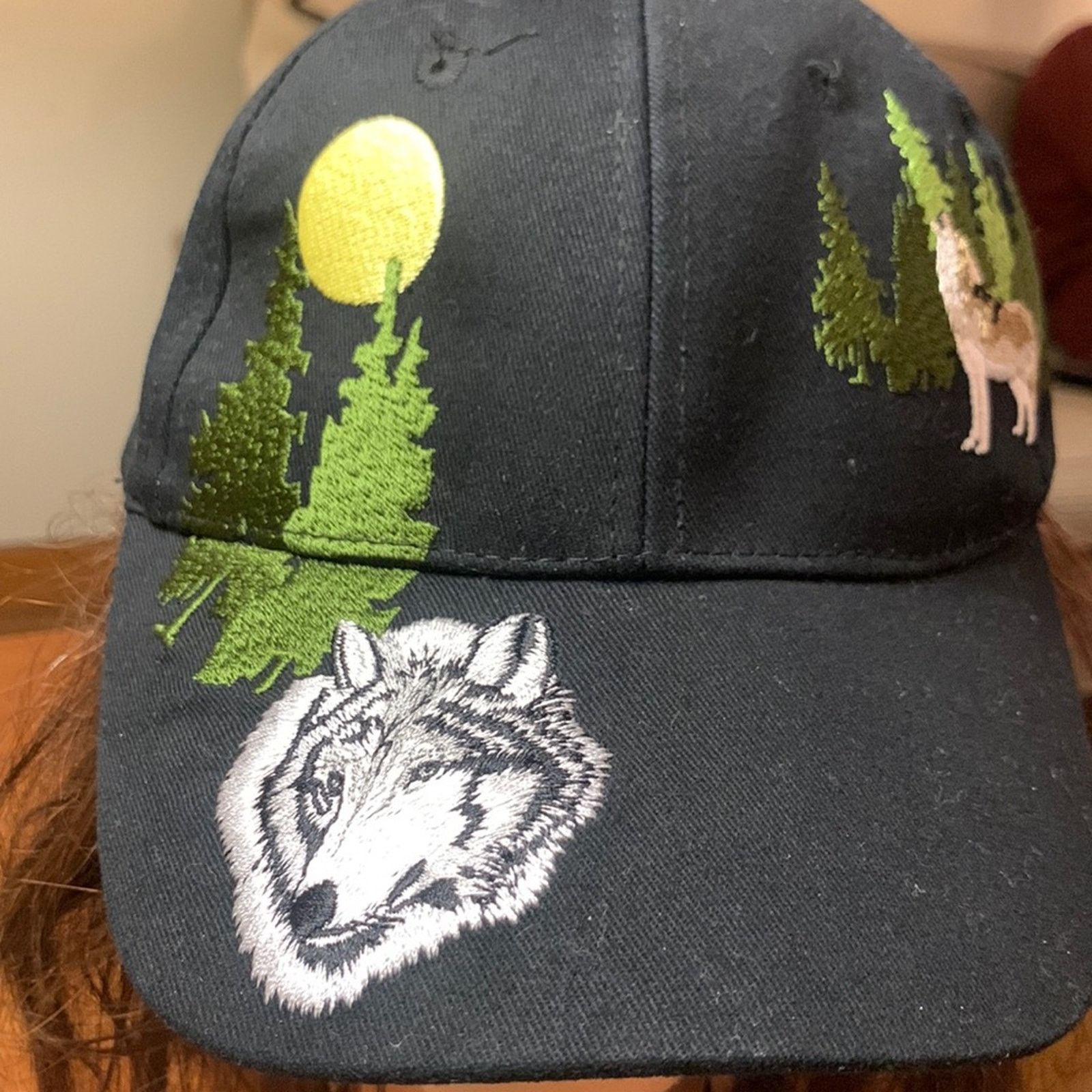Vintage Wolf Embroidered Baseball Hat/Cap Trucker hat Size ONE SIZE - 2 Thumbnail