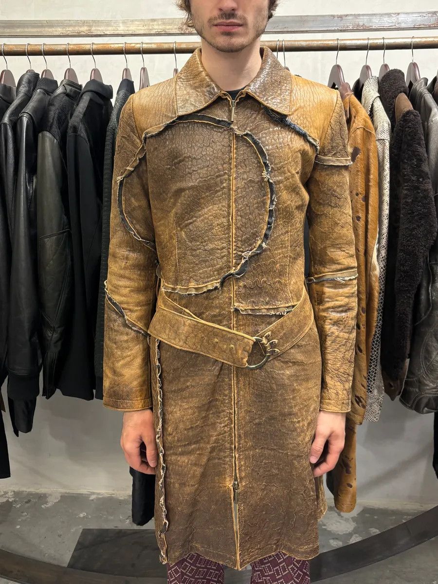 Roberto Cavalli × Vintage AW2005 Cavalli Asymmetrical Raw Brown Leather Trench Jacket Size S / US 4 / IT 40 - 2 Thumbnail