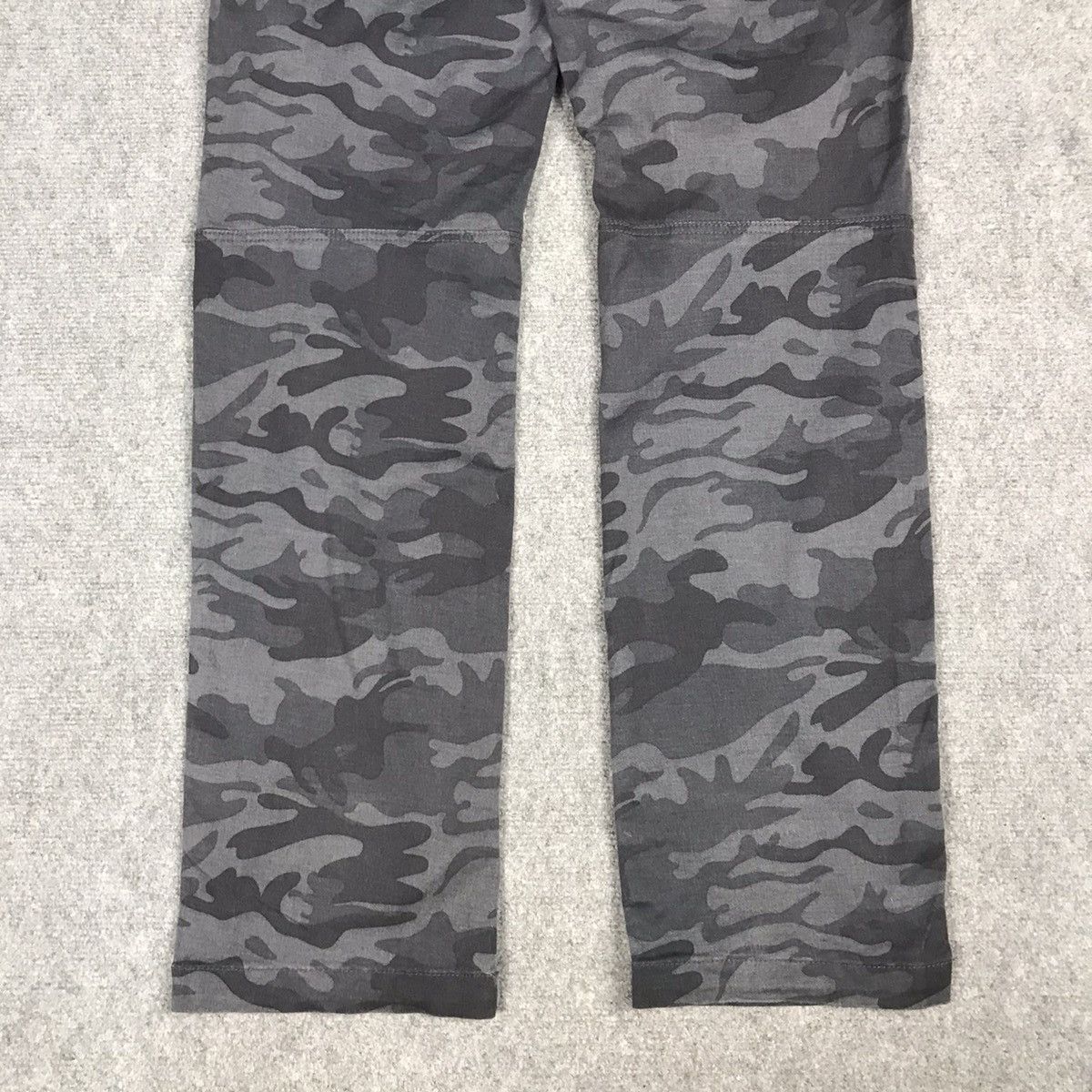 Designer × Japanese Brand Edwin cargo Camo design pants Size US 31 - 8 Thumbnail