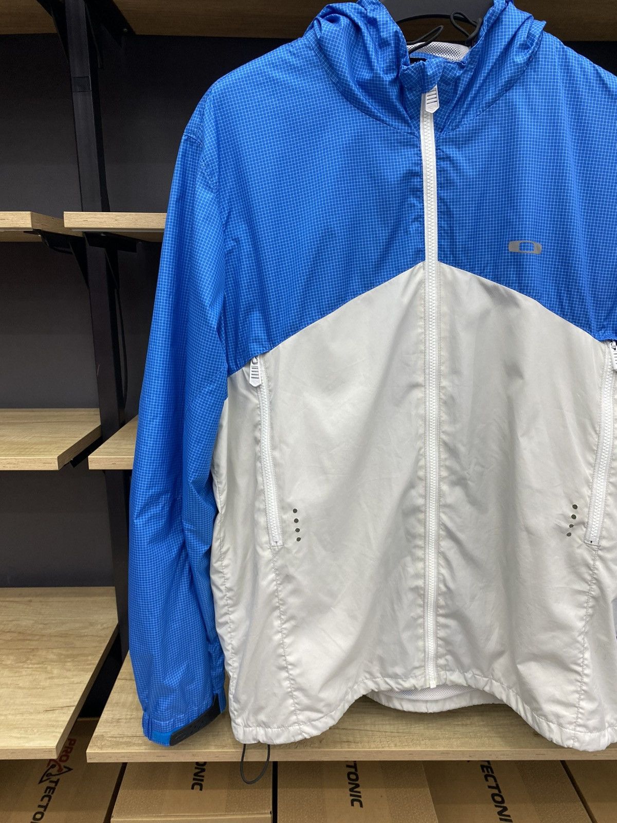 Oakley Vintage Rare Oakley Blue White Light Jacket Gorpcore Style Size US XL / EU 56 / 4 - 10 Thumbnail