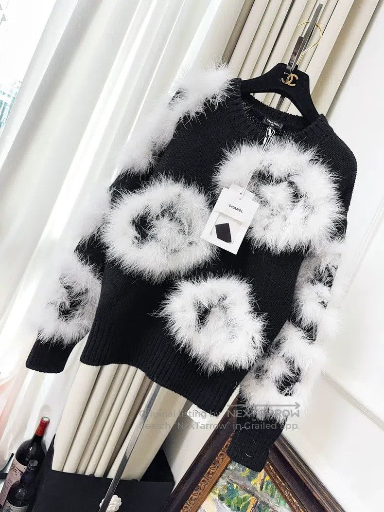 Chanel Chanel 23K black and white camelia feather knitted top swe Size XS / US 0-2 / IT 36-38 - 9 Thumbnail
