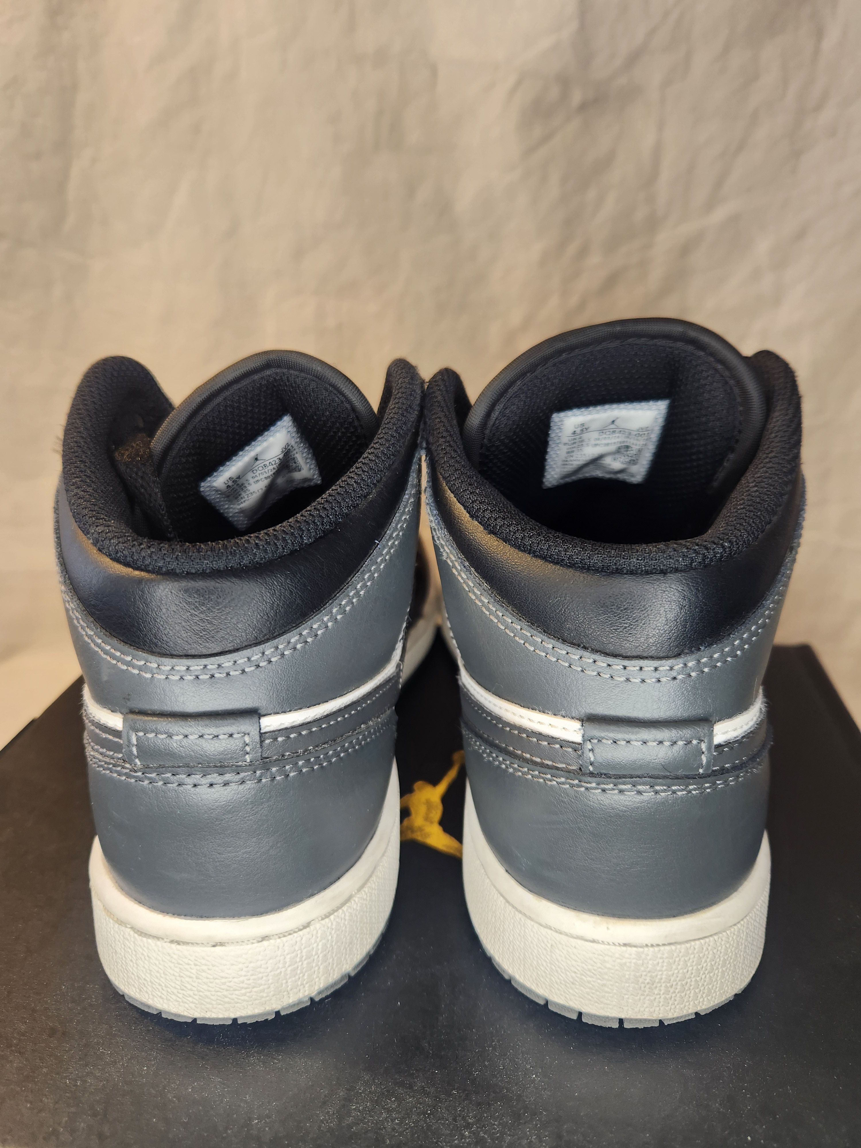 Other air jordan 1 mid gs Size US 5 / EU 37 - 6 Thumbnail