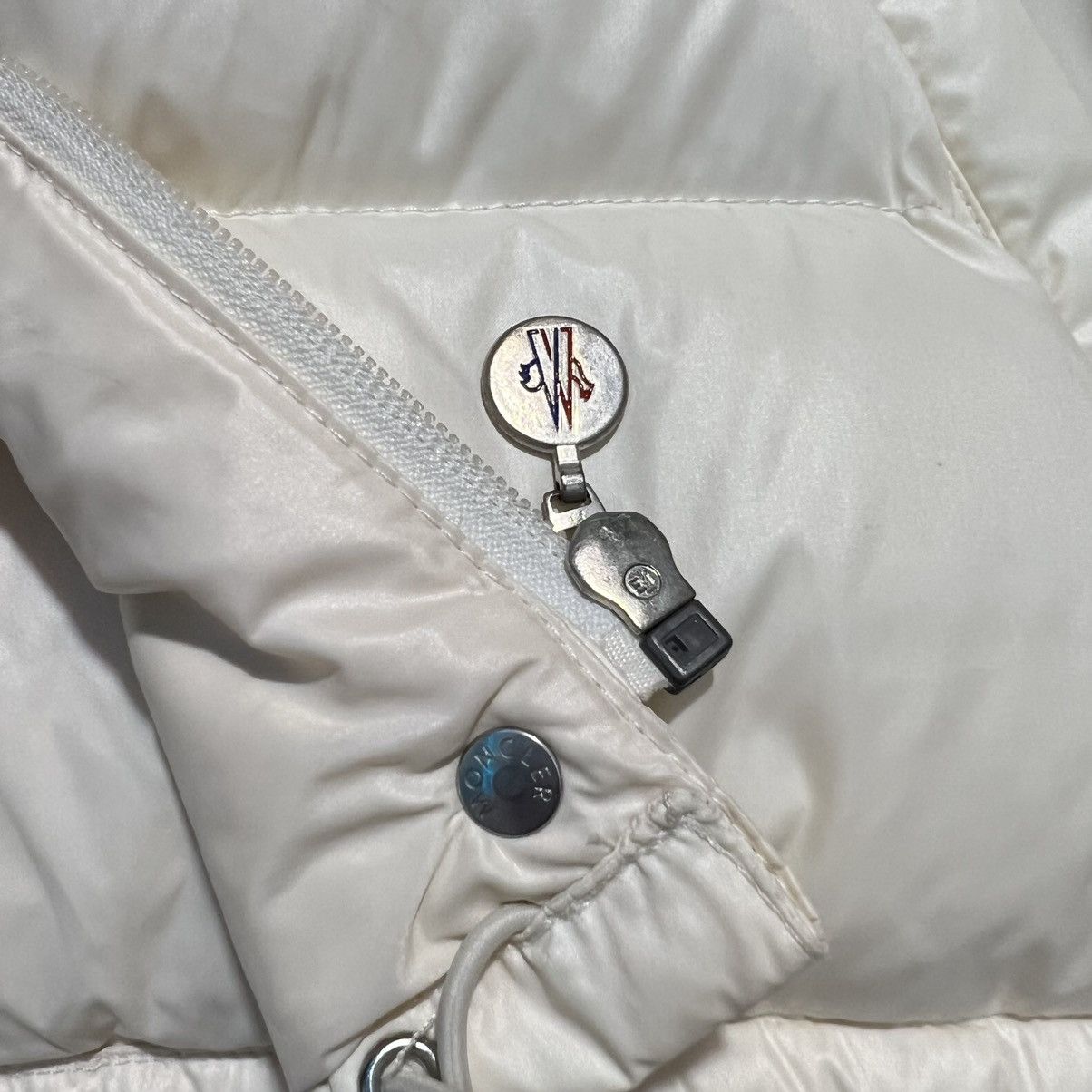 Moncler Moncler women’s vintage puffer Size S / US 4 / IT 40 - 17 Thumbnail