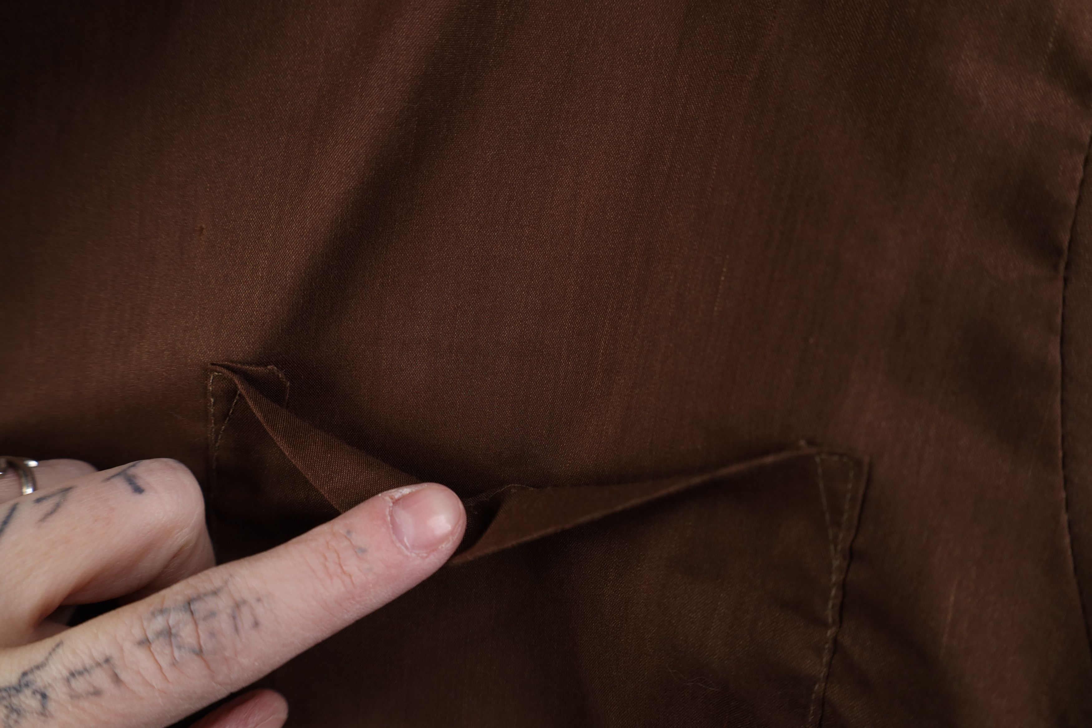 Vintage Vintage 70s Streetwear Thin Dagger Collar Button Shirt Brown Size US L / EU 52-54 / 3 - 4 Thumbnail