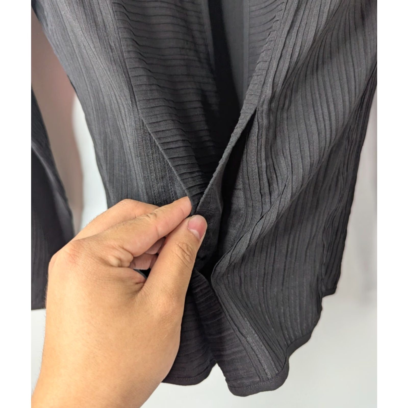 Eileen Fisher EILEEN FISHER Silk Pleated Open front Long Sleeve Black Blazer Top Petite Small Blazer Women Silk Open Front Pleated Black Small Petite Size S / US 4 / IT 40 - 3 Thumbnail