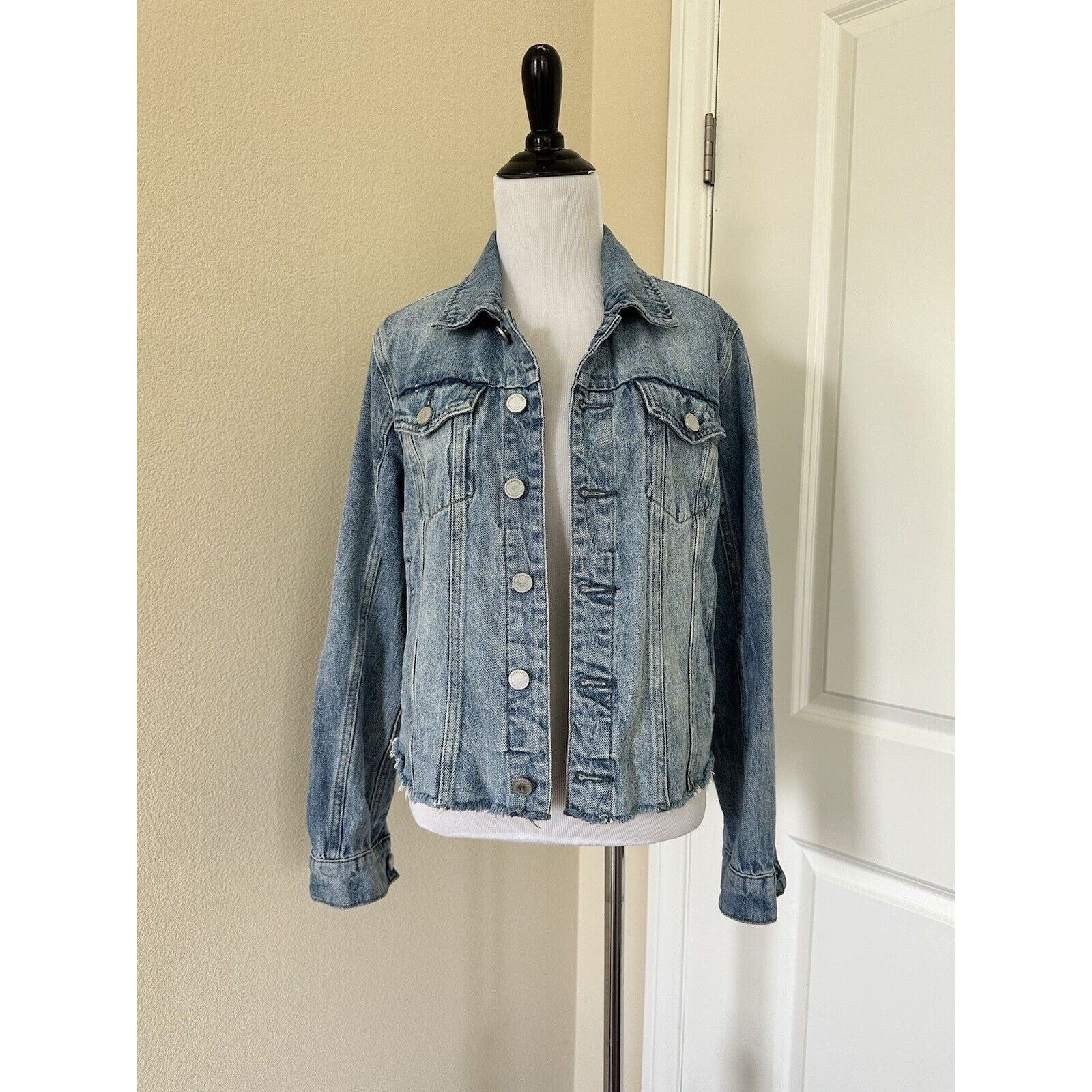 BLANKNYC Blank NYC Blue Denim Jacket Distressed Raw Edge Size M Size M / US 6-8 / IT 42-44 - 1 Thumbnail