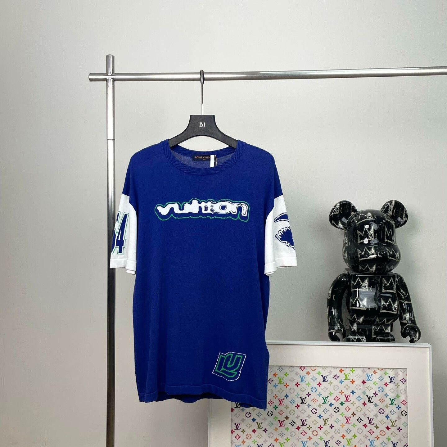 Louis Vuitton Louis Vuitton Retro T-Shirt m Men Size US M / EU 48-50 / 2 - 1 Thumbnail