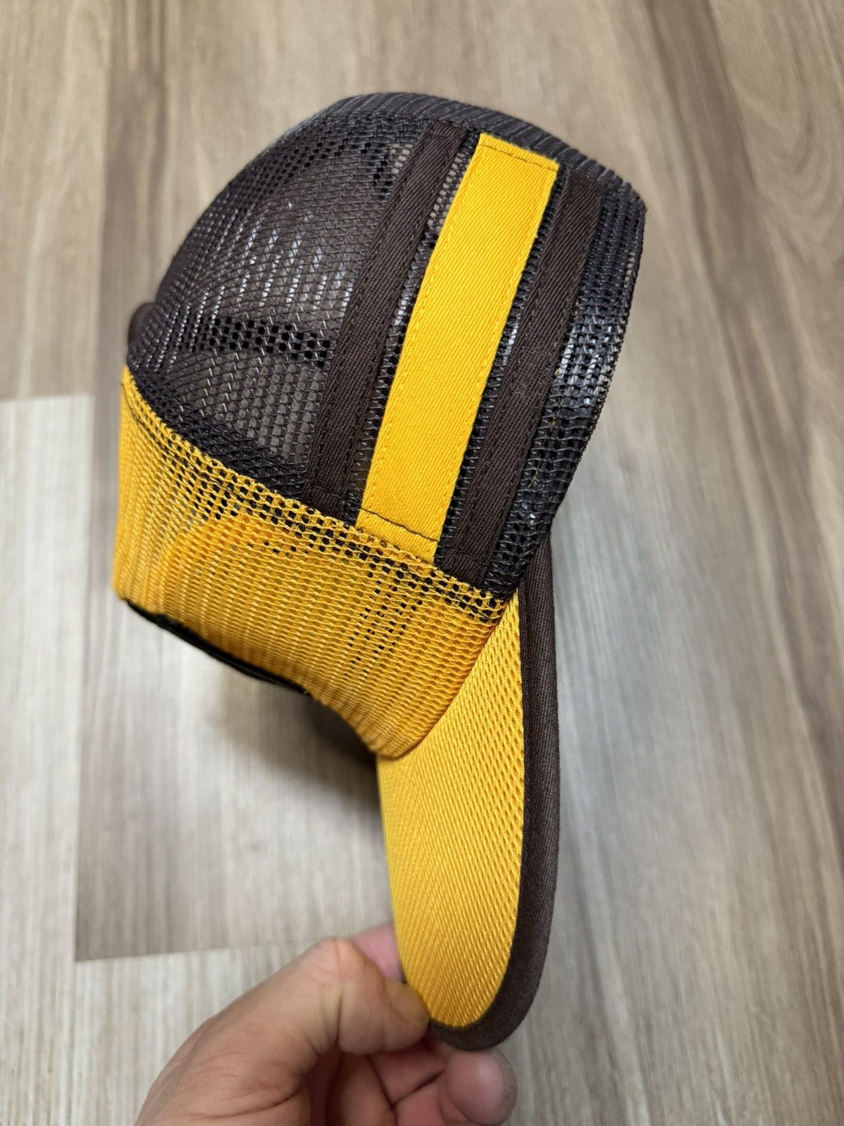 New York Yankees Vintage New York Yankees SnapBack Mesh Trucker Yellow Brown Size ONE SIZE - 5 Thumbnail