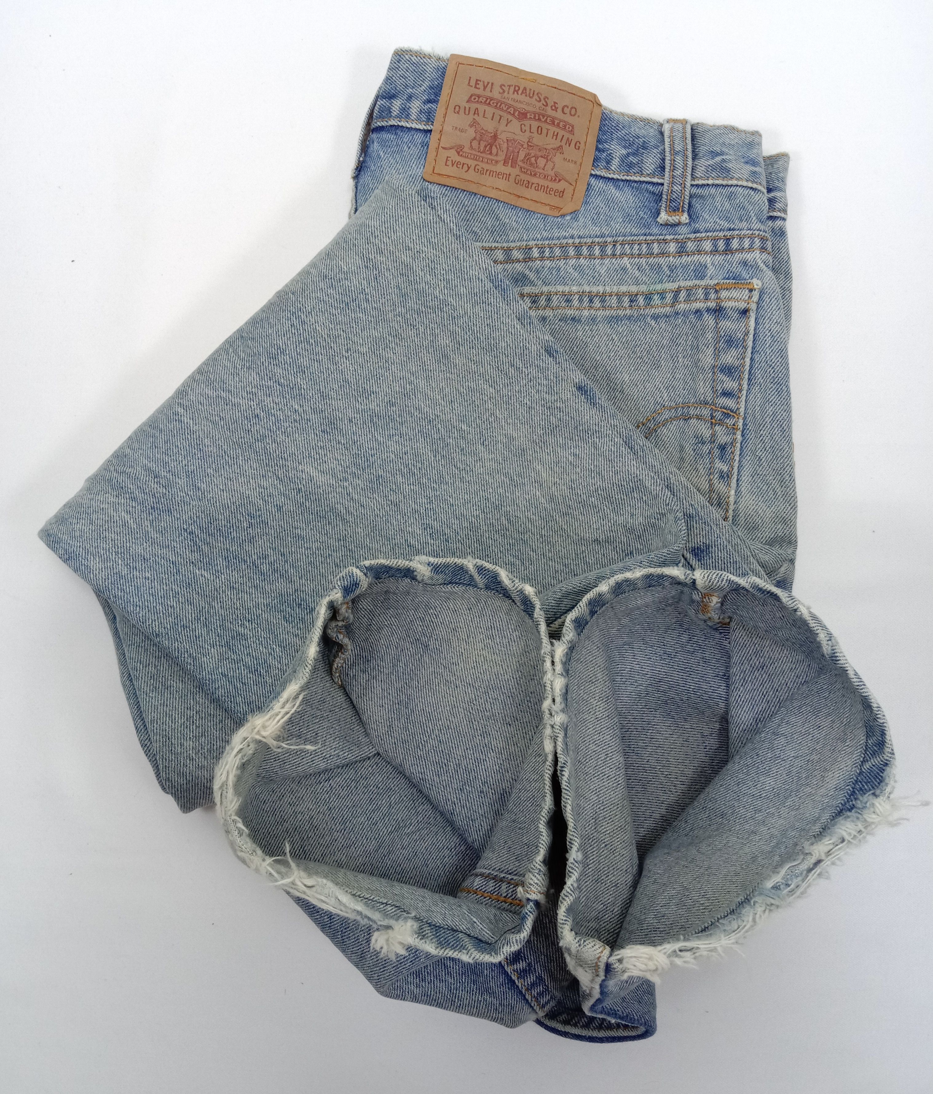 Levi's Vintage Levi's 505 Light Wash Jeans Size US 33 - 14 Thumbnail