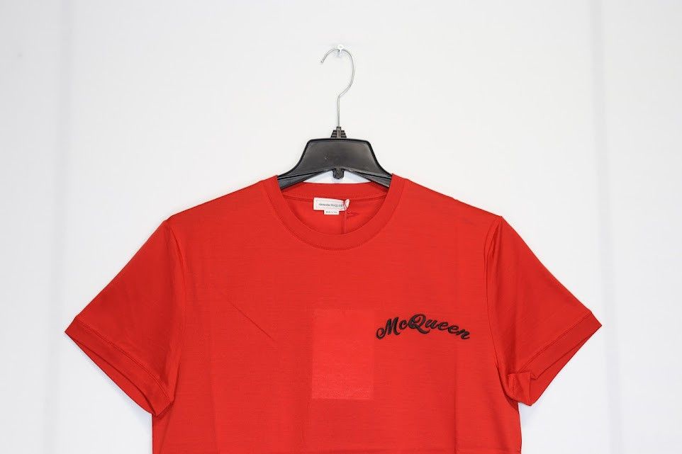 Alexander McQueen o1rshd1 Logo T-Shirt in Red Size US L / EU 52-54 / 3 - 4 Thumbnail