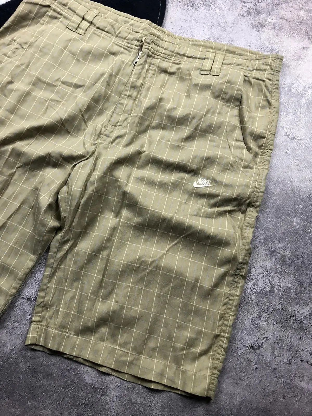 Nike NIKE Vintage Streetwear Checkered Mini Logo Swoosh Shorts Size US 33 - 2 Thumbnail