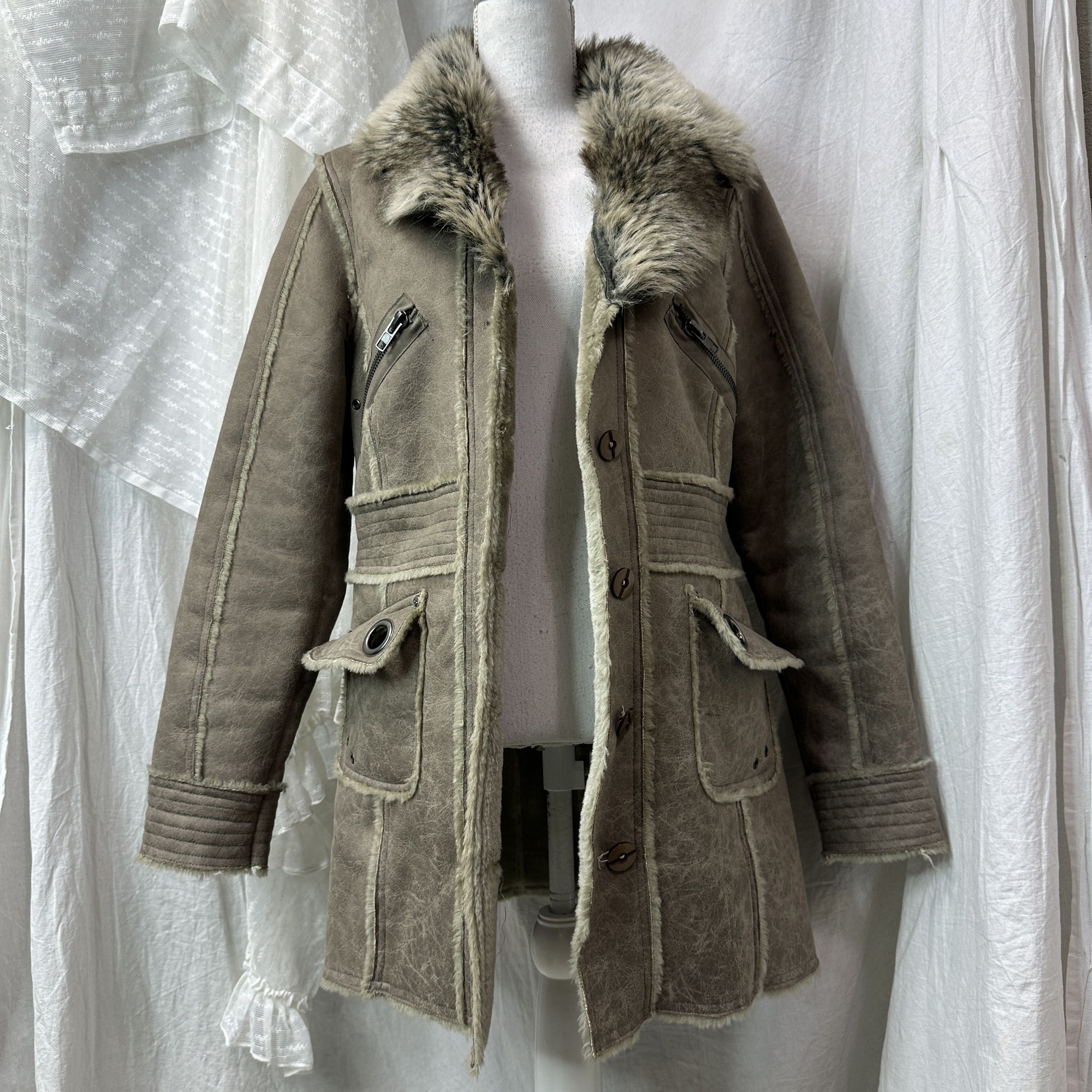 Vintage Vintage Old Money Button Up Faux Fur Winter Coat 00s Size M / US 6-8 / IT 42-44 - 7 Thumbnail