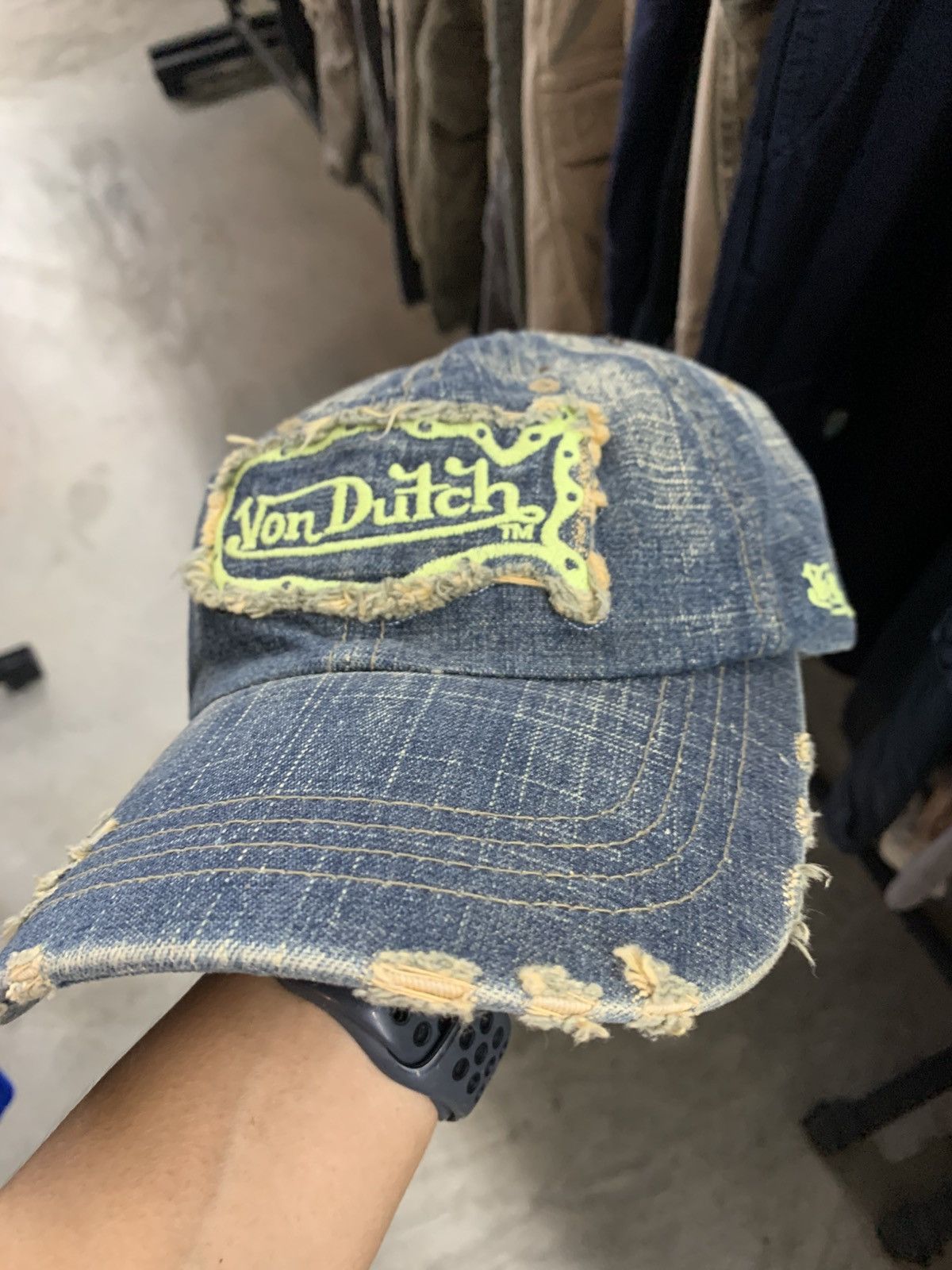 Christian Audigier × Von Dutch Von Dutch Distress Denim Inspired Travis Scott Trucker Cap Size ONE SIZE - 3 Thumbnail
