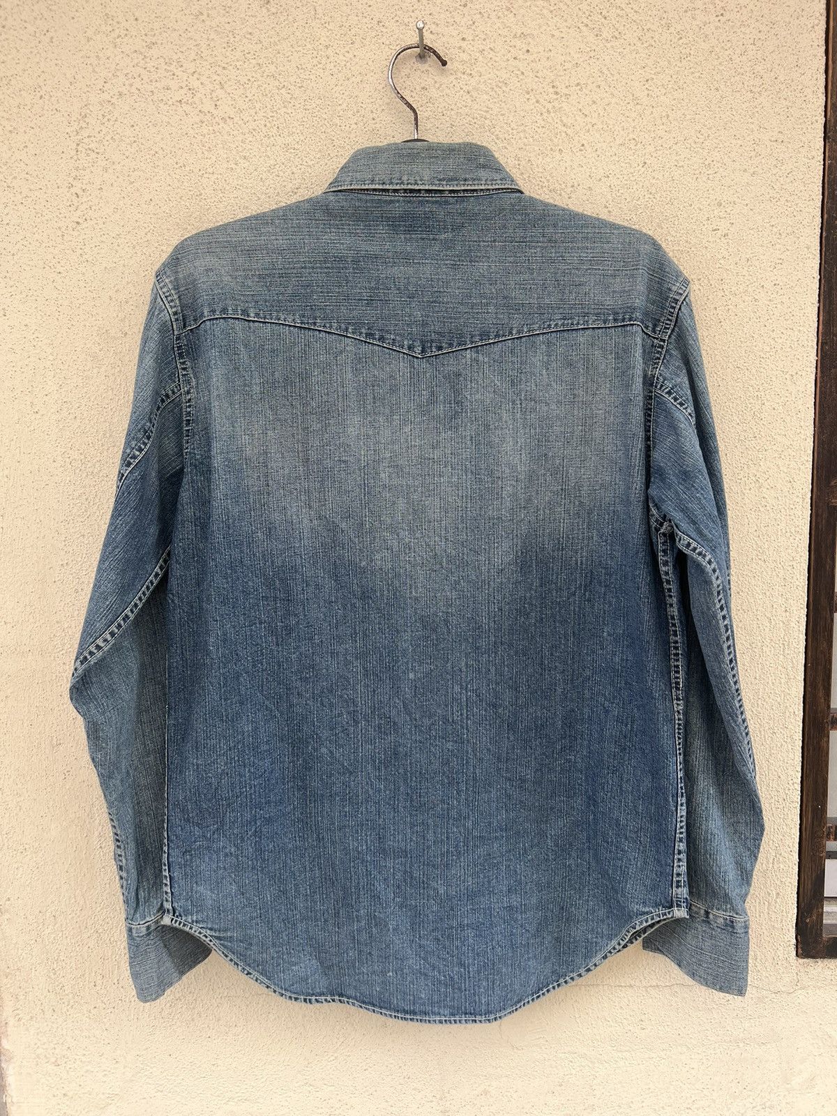 Levi's Vintage 2005 Levi’s Red Tab Faded Mud Denim Western Shirt Size US L / EU 52-54 / 3 - 13 Thumbnail