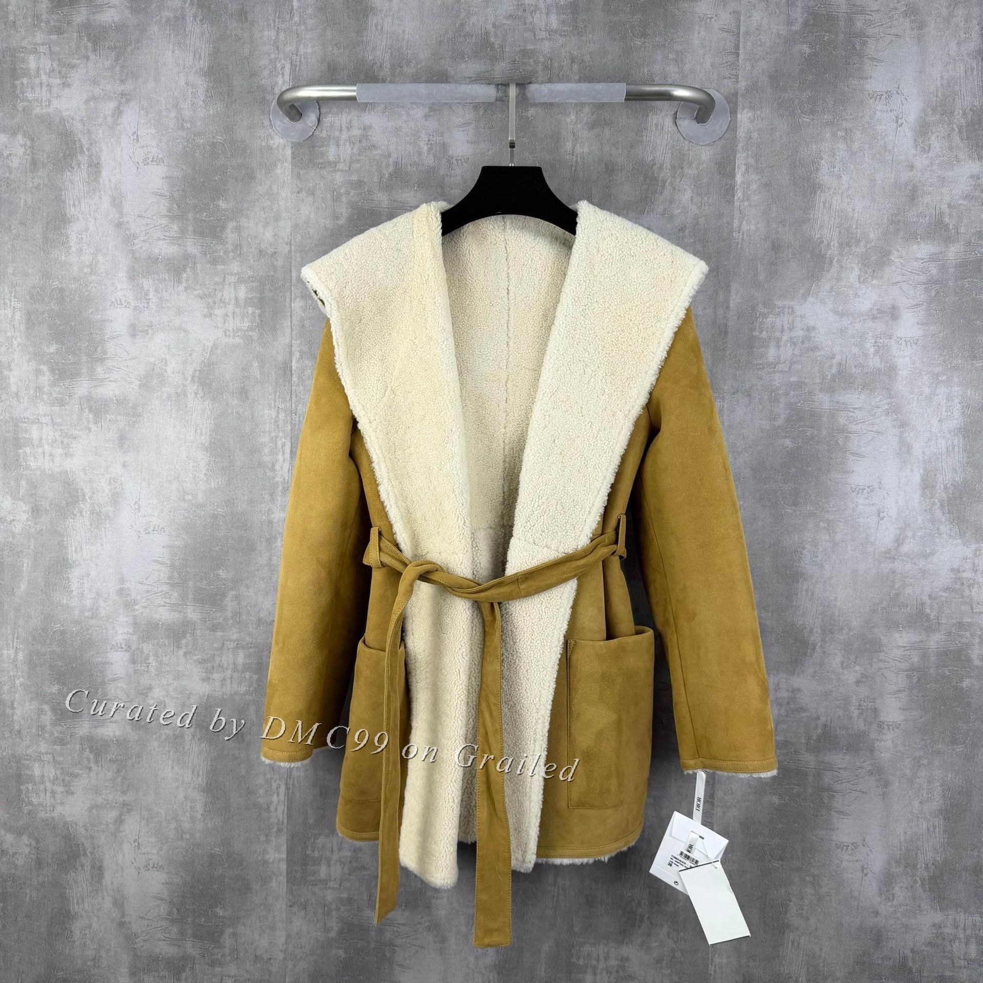 Dior Dior CD Bee Embroidered Shearling Coat Size XS / US 0-2 / IT 36-38 - 1 Thumbnail