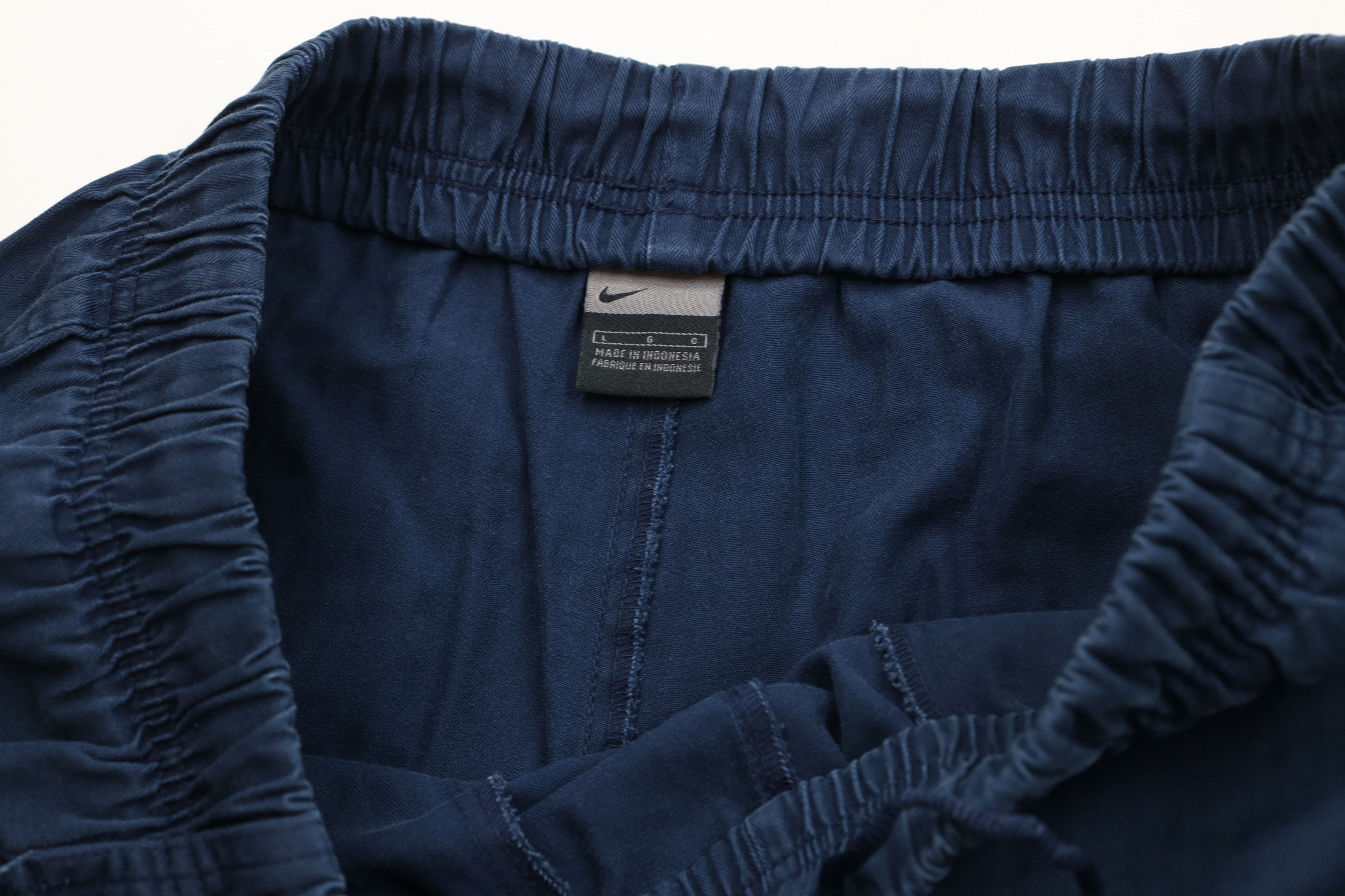 Nike Vintage Nike Scott Mini Swoosh Herringbone Cargo Shorts Size US 34 / EU 50 - 9 Thumbnail