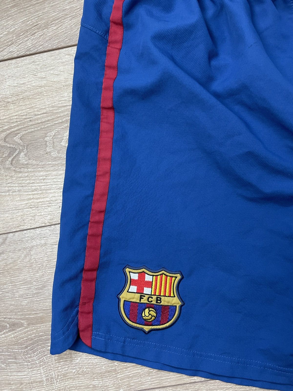 Nike Nike Barcelona 2008 2009 Home Shorts Vintage Soccer shorts Size US 36 / EU 52 - 4 Thumbnail