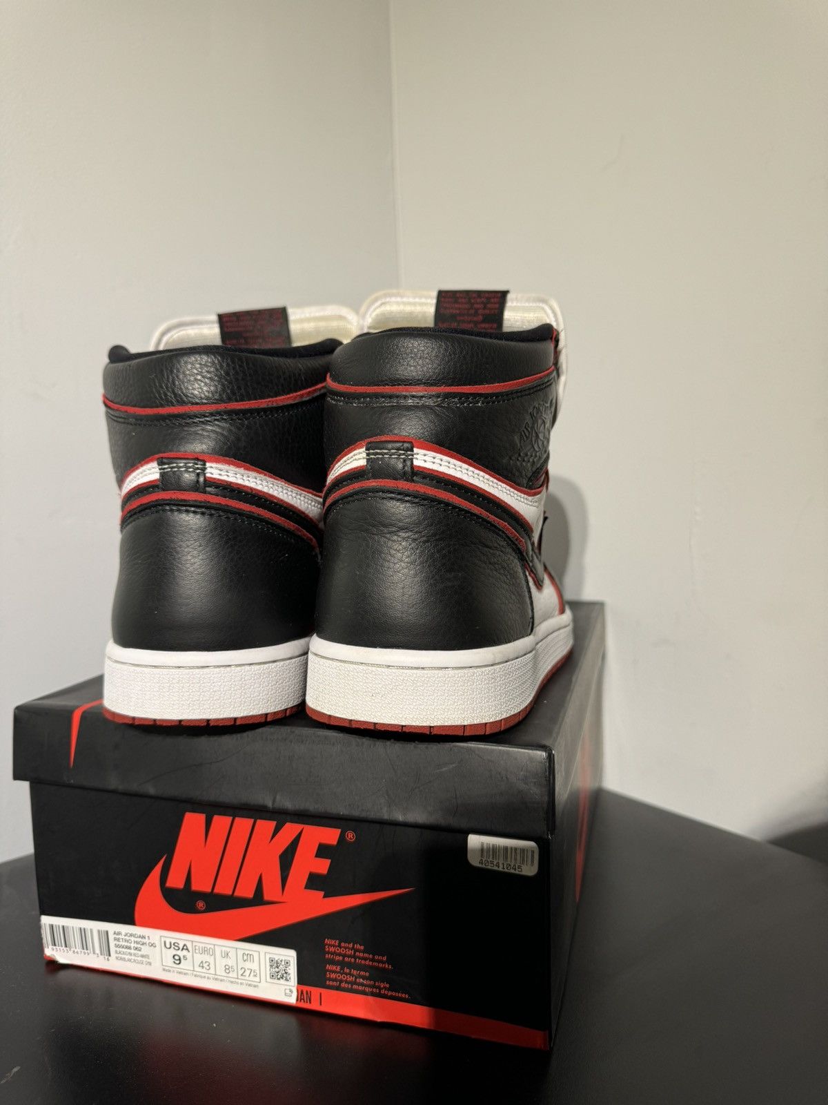 Jordan Brand × Nike AIR JORDAN 1 RETRO HIGH OG Size US 9.5 / EU 42-43 - 3 Thumbnail