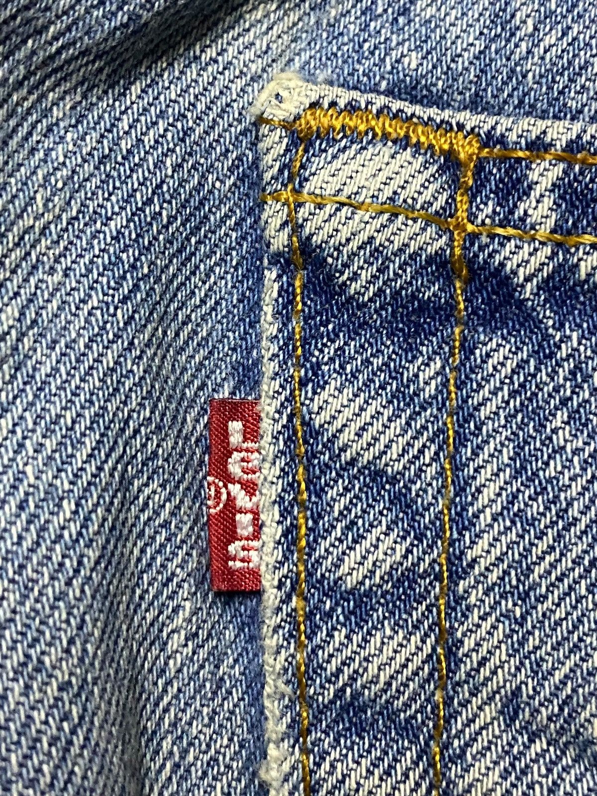 Levi's Vintage Levis 501 90’s Faded Wash Distressed Loose Jeans Size US 34 / EU 50 - 12 Thumbnail