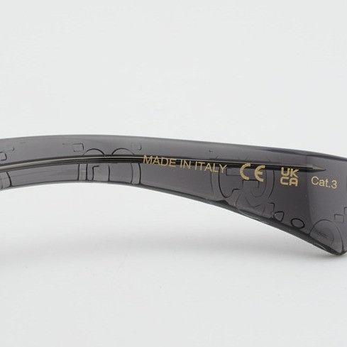 Gucci Gucci GG1838S 011 Sunglasses Grey with GG Pattern Rectangle Size ONE SIZE - 4 Thumbnail