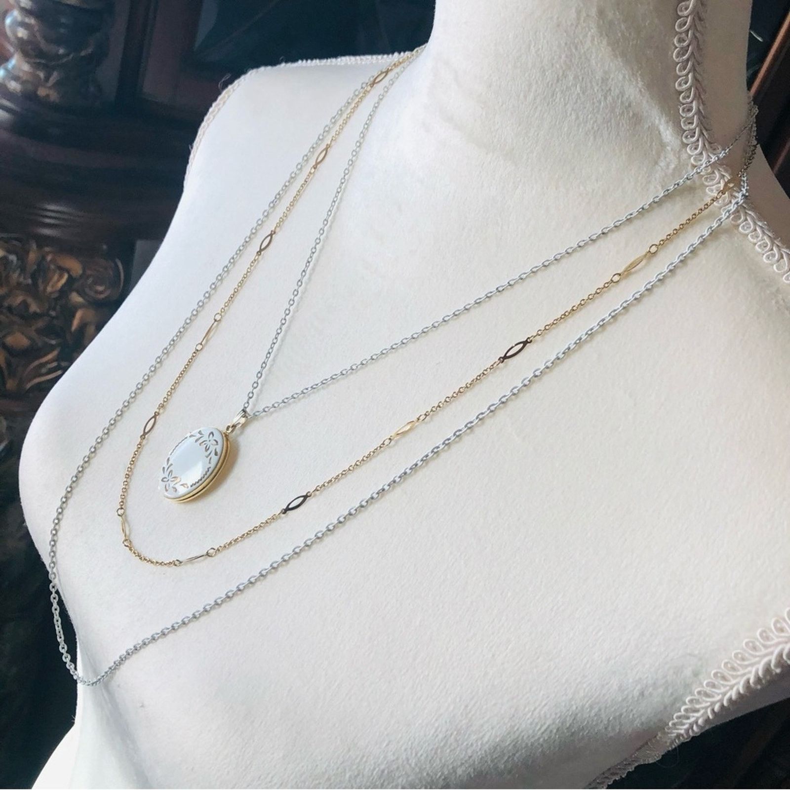 Vintage Vintage 70s-80s triple layered chain locket necklace Size ONE SIZE - 9 Thumbnail