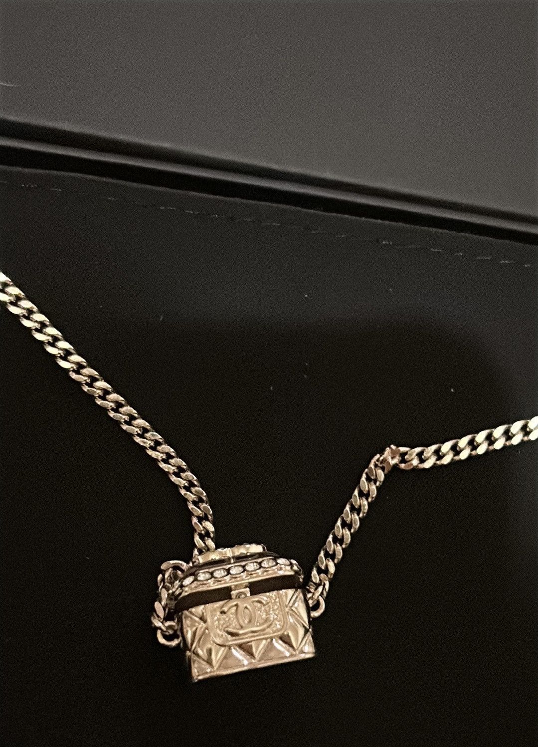 Chanel CHANEL Pink Resin Crystal CC Cuboid Openable Box Necklace Size ONE SIZE - 3 Thumbnail