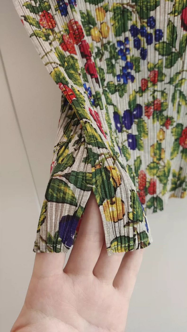 Issey Miyake Issey Miyake size:3 A vintage strawberry and berry chimney Size M / US 6-8 / IT 42-44 - 4 Thumbnail