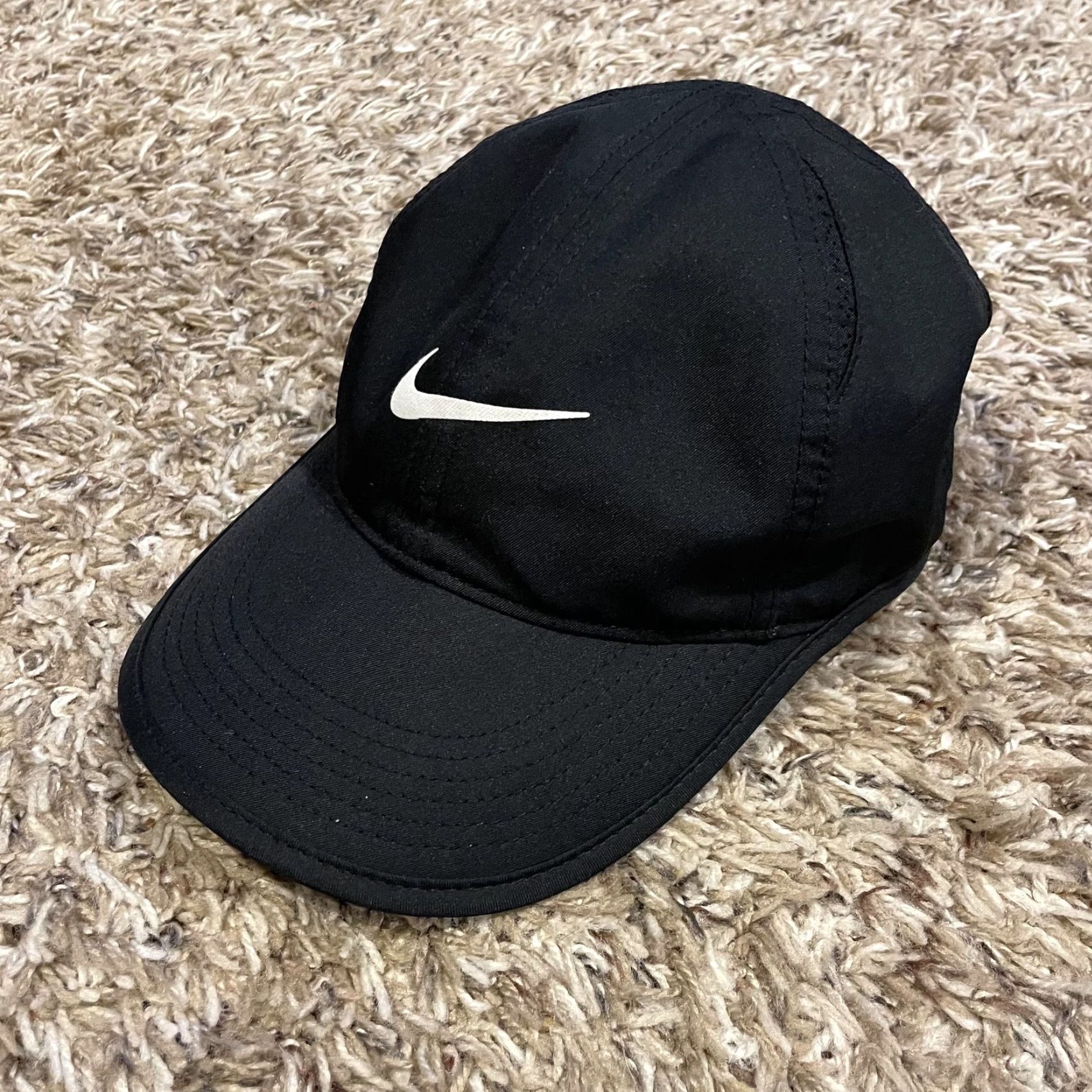Nike Nike Featherlight Hat Strap Back Black Dri-FIT Running Lightweight Mens One Size Cap Size ONE SIZE - 2 Thumbnail
