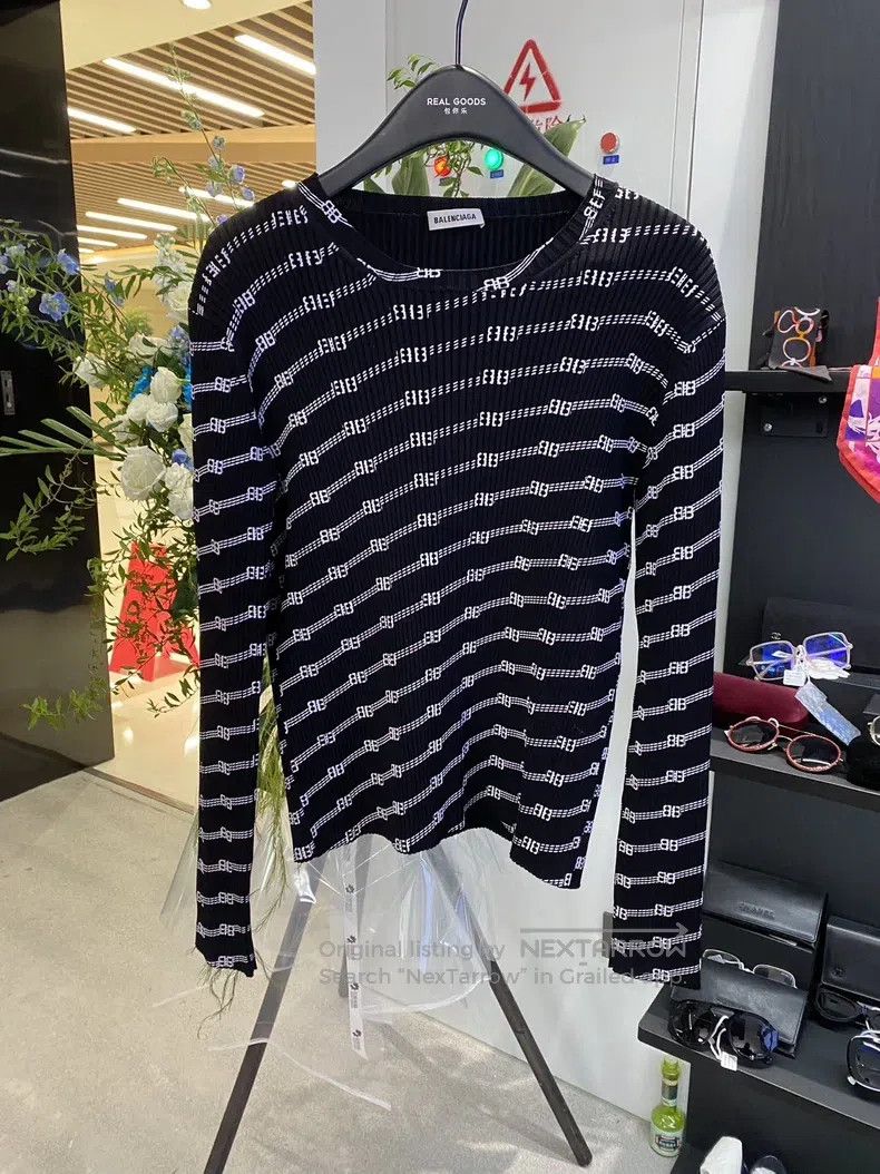 Balenciaga Balenciaga Black Letter Printed Sweater Size US M / EU 48-50 / 2 - 1 Thumbnail
