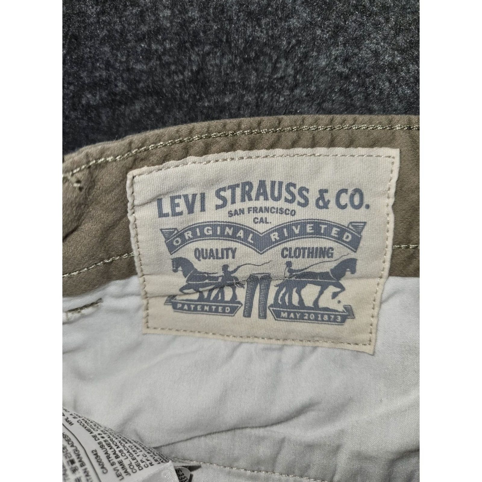 Levi's Levi's Cargo Shorts Men 30 Beige High Rise White Tab Long Casual 90s Outdoor American Mens Size US 30 / EU 46 - 2 Thumbnail