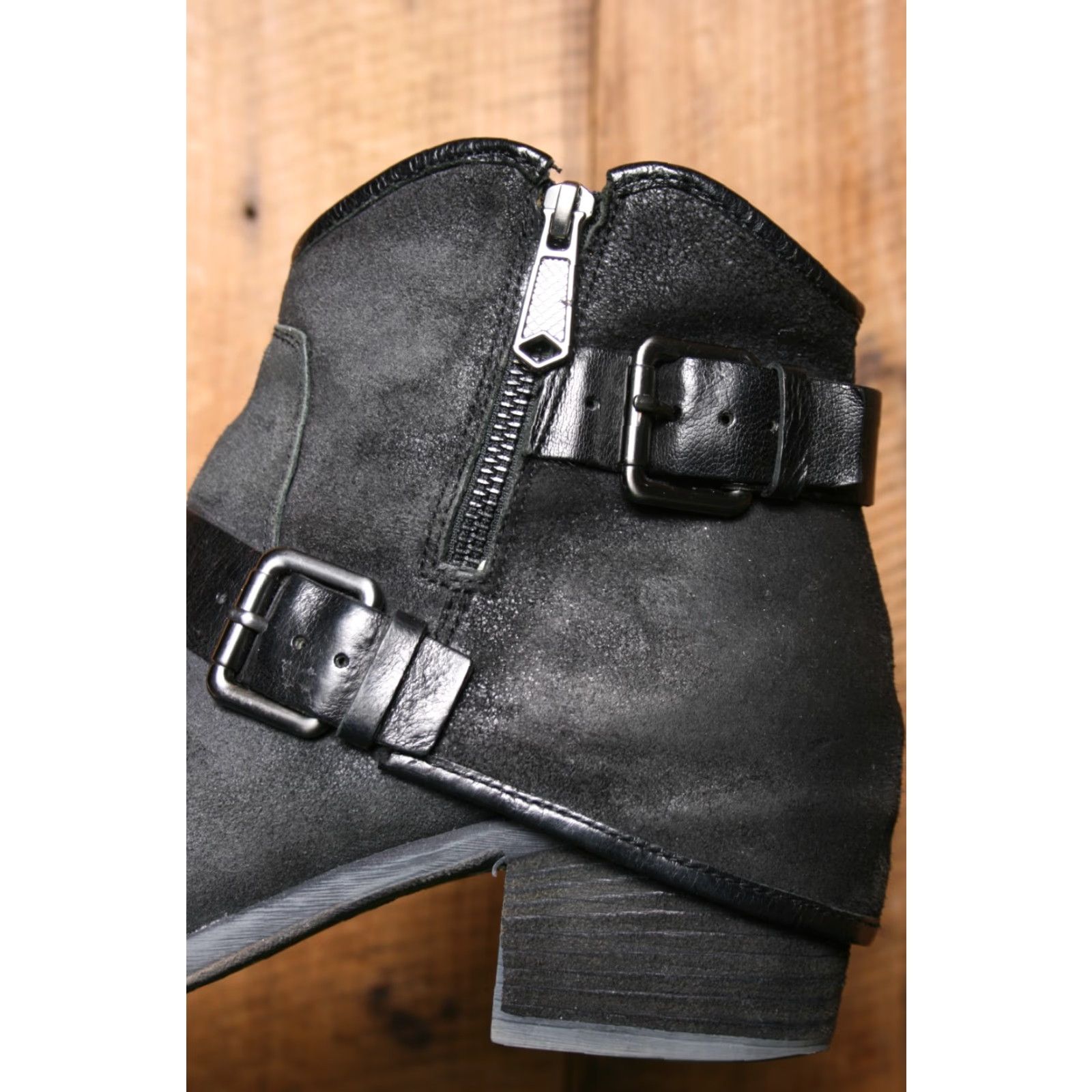 Donald Pliner VINTAGE Donald Pliner Dalis Black Suede Buckle Strap Moto Ankle Boots Sz. 11M Womens Size US 11 / IT 41 - 7 Thumbnail
