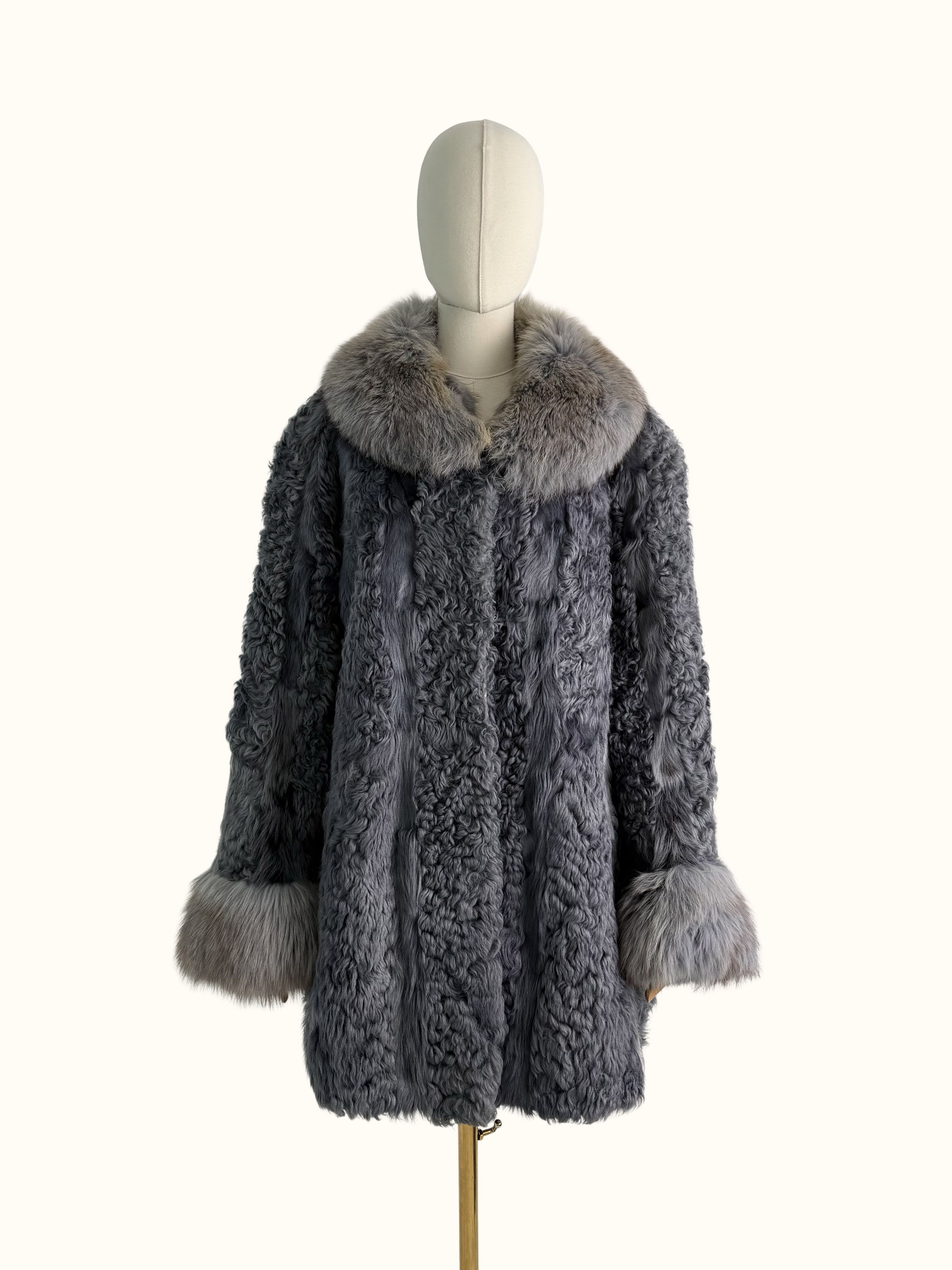 Vintage Vintage Blue Gray Real Fur Luxury Winter Statement Coat Size M / US 6-8 / IT 42-44 - 1 Thumbnail