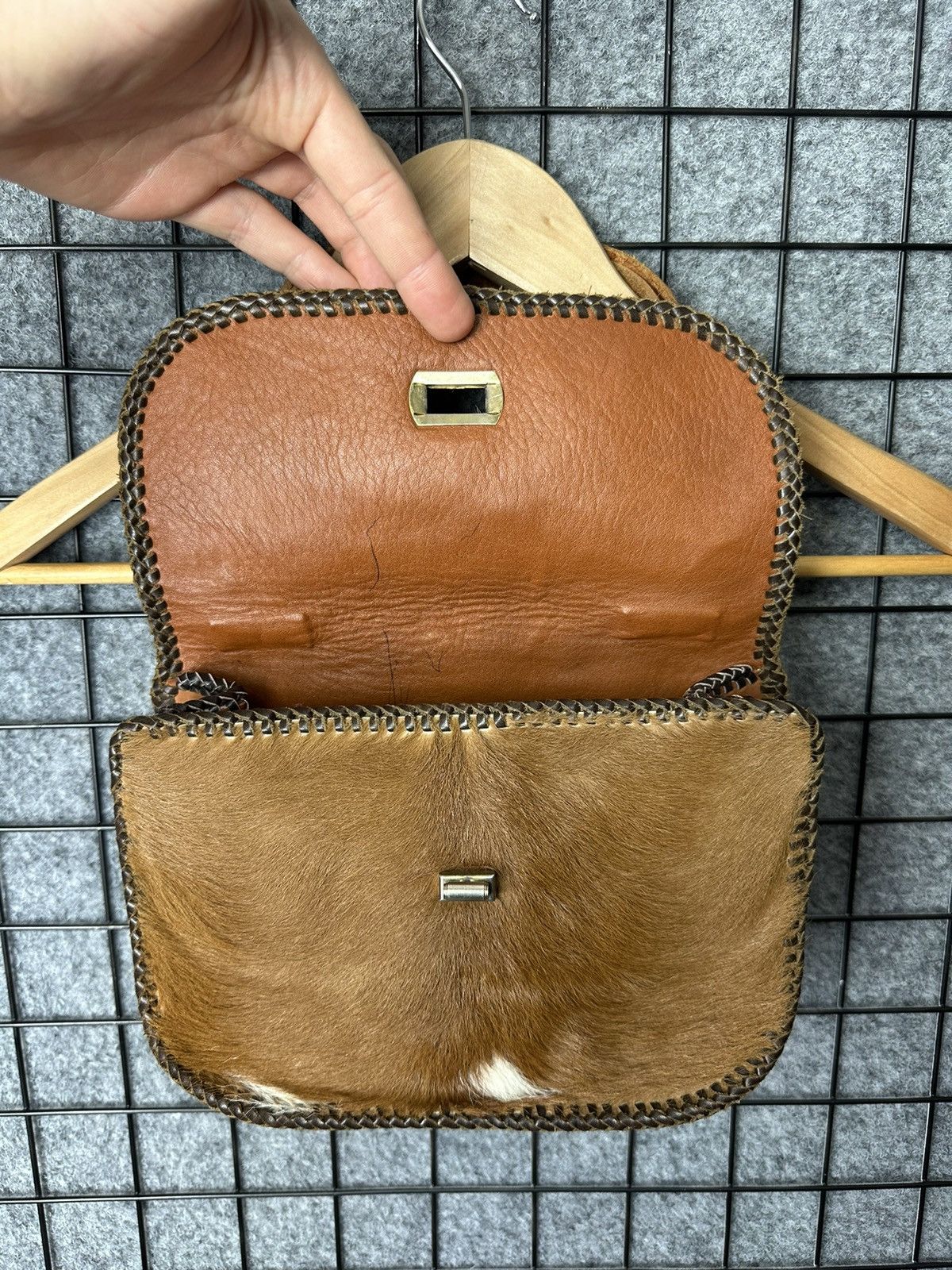 Genuine Leather Vintage Cowhide Leather Adjustable Strap Flap Bag Size OS Size ONE SIZE - 3 Thumbnail