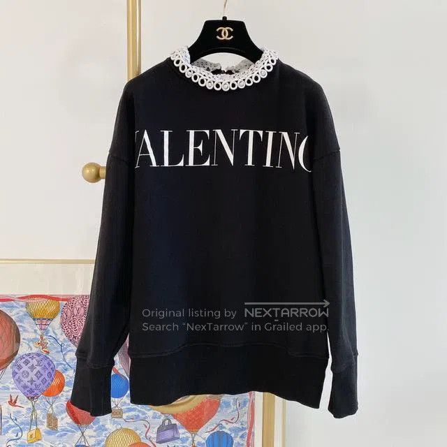Valentino Valentino Black letter top Size XS / US 0-2 / IT 36-38 - 1 Thumbnail