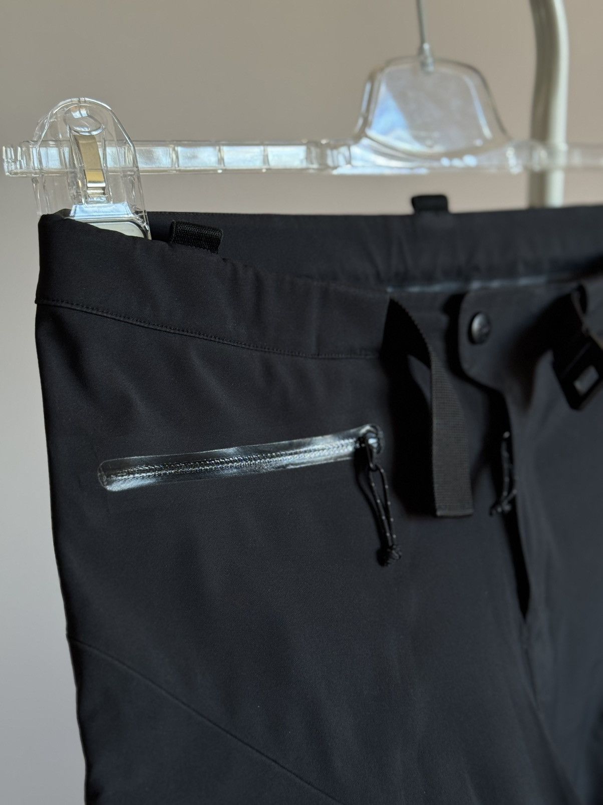Arc'teryx Arcteryx Ski Pants Women’s Windstopper Size 29" - 13 Thumbnail