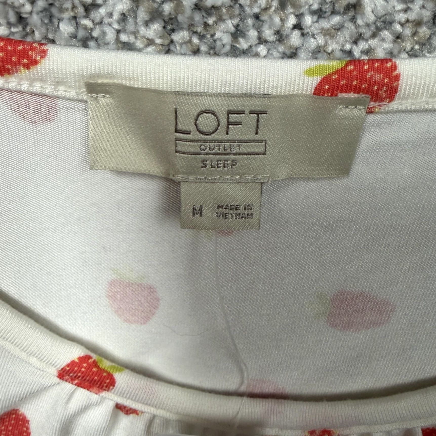Loft LOFT Outlet Sleep Cami Pajama Top Women M White Strawberry Print Coquette Cottagecore Kawaii Nature Graphic Print Size M / US 6-8 / IT 42-44 - 5 Thumbnail