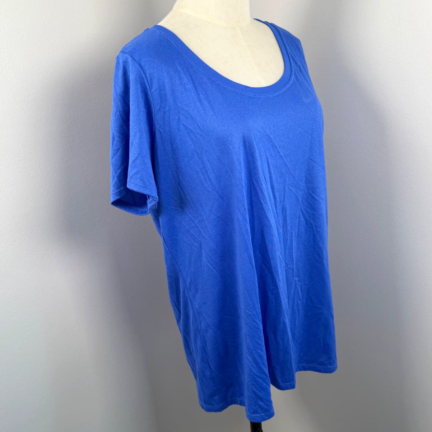 Nike Nike XL T‑Shirt Blue Dri-FIT Scoop Neck Short Sleeve Activewear EUC Size XL / US 12-14 / IT 48-50 - 3 Thumbnail