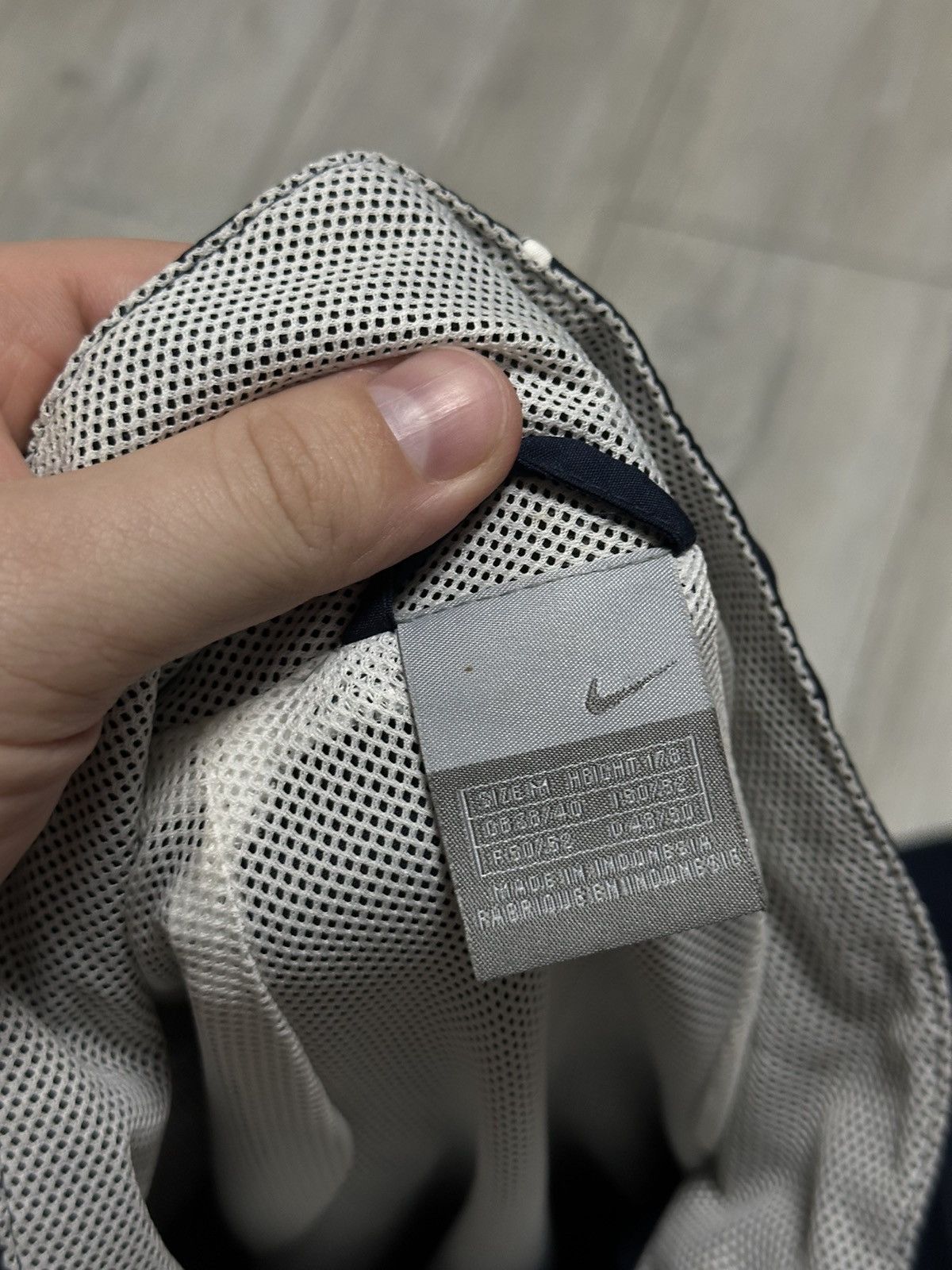 Nike Vintage Nike Swoosh Nylon Boxy Zip Jacket Y2K M Size US M / EU 48-50 / 2 - 4 Thumbnail