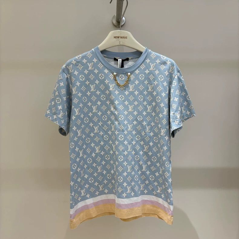 Louis Vuitton Louis Vuitton Round collar full logo short sleeve Size M / US 6-8 / IT 42-44 - 1 Thumbnail