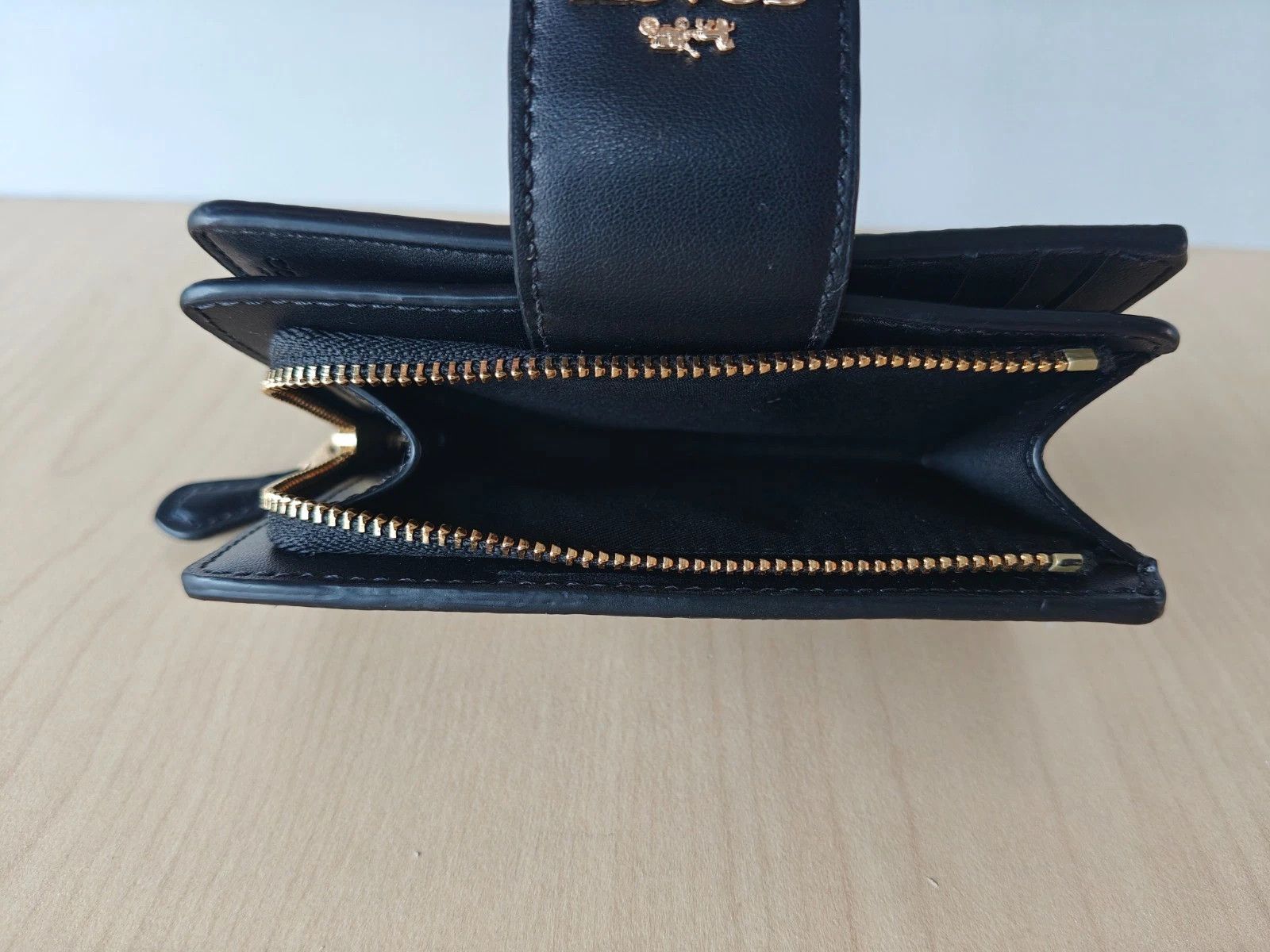 Coach Coach Medium Corner Zip Wallet In Signature T/1015 Size ONE SIZE - 10 Thumbnail