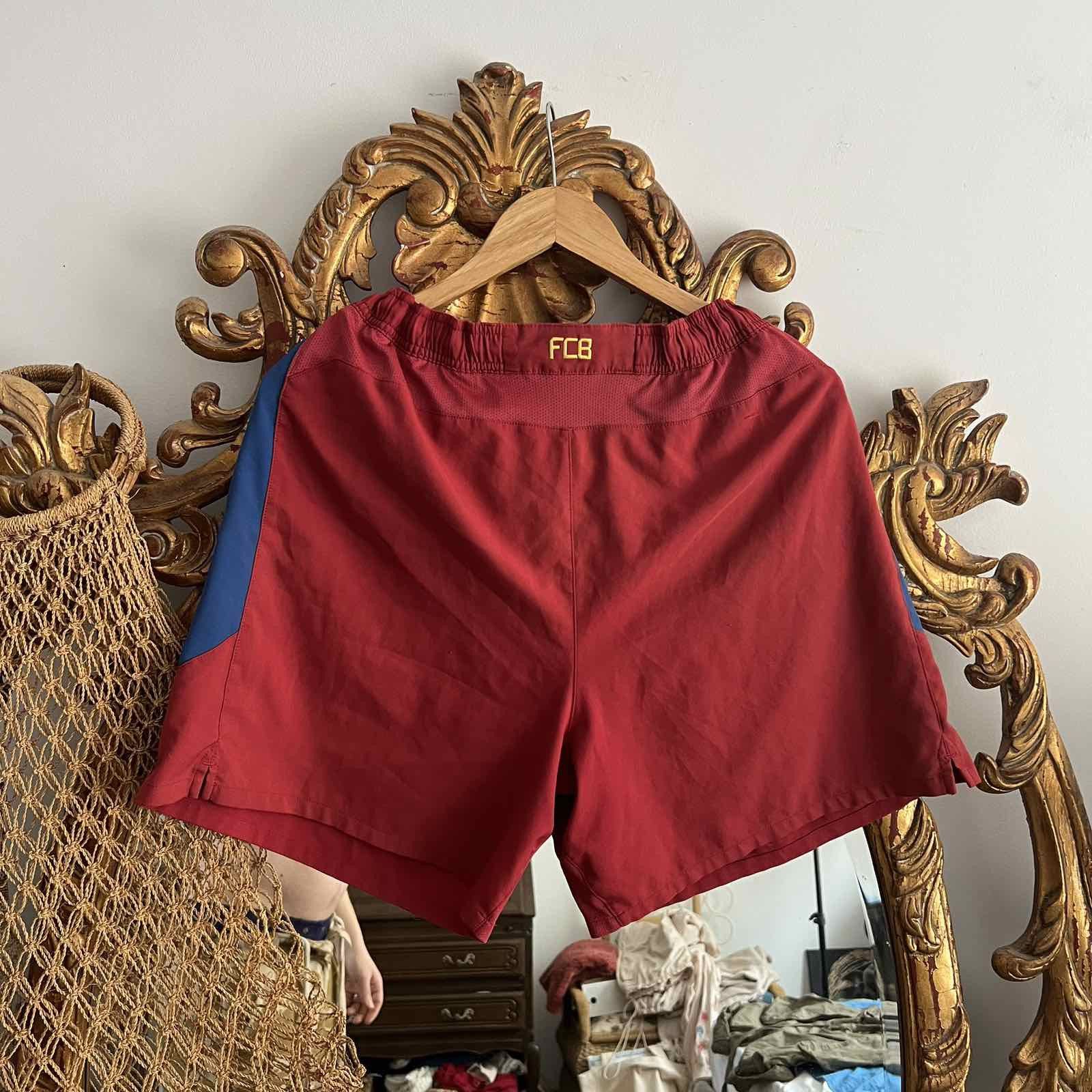 Nike × Vintage Vintage Nike F.C Barcelona Shorts Sz M Size US 34 / EU 50 - 2 Thumbnail