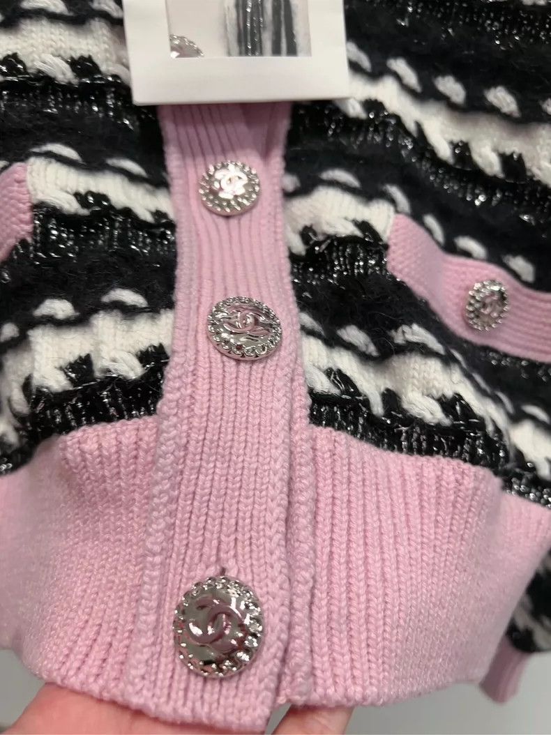 Chanel Chanel 22 autumn and winter pink edge striped knitted card Size XS / US 0-2 / IT 36-38 - 4 Thumbnail