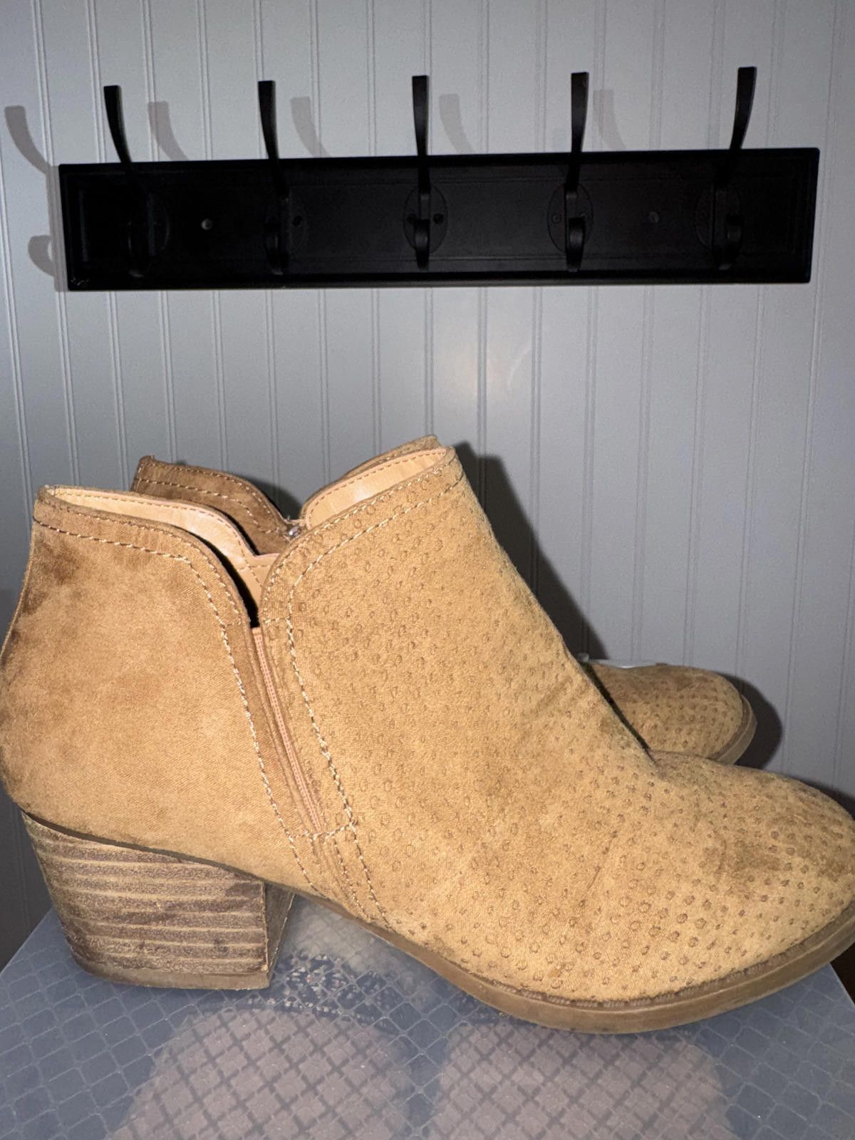 Other Fergie Tan Suede Ankle Boots with Block Heel Size US 8 / IT 38 - 2 Thumbnail