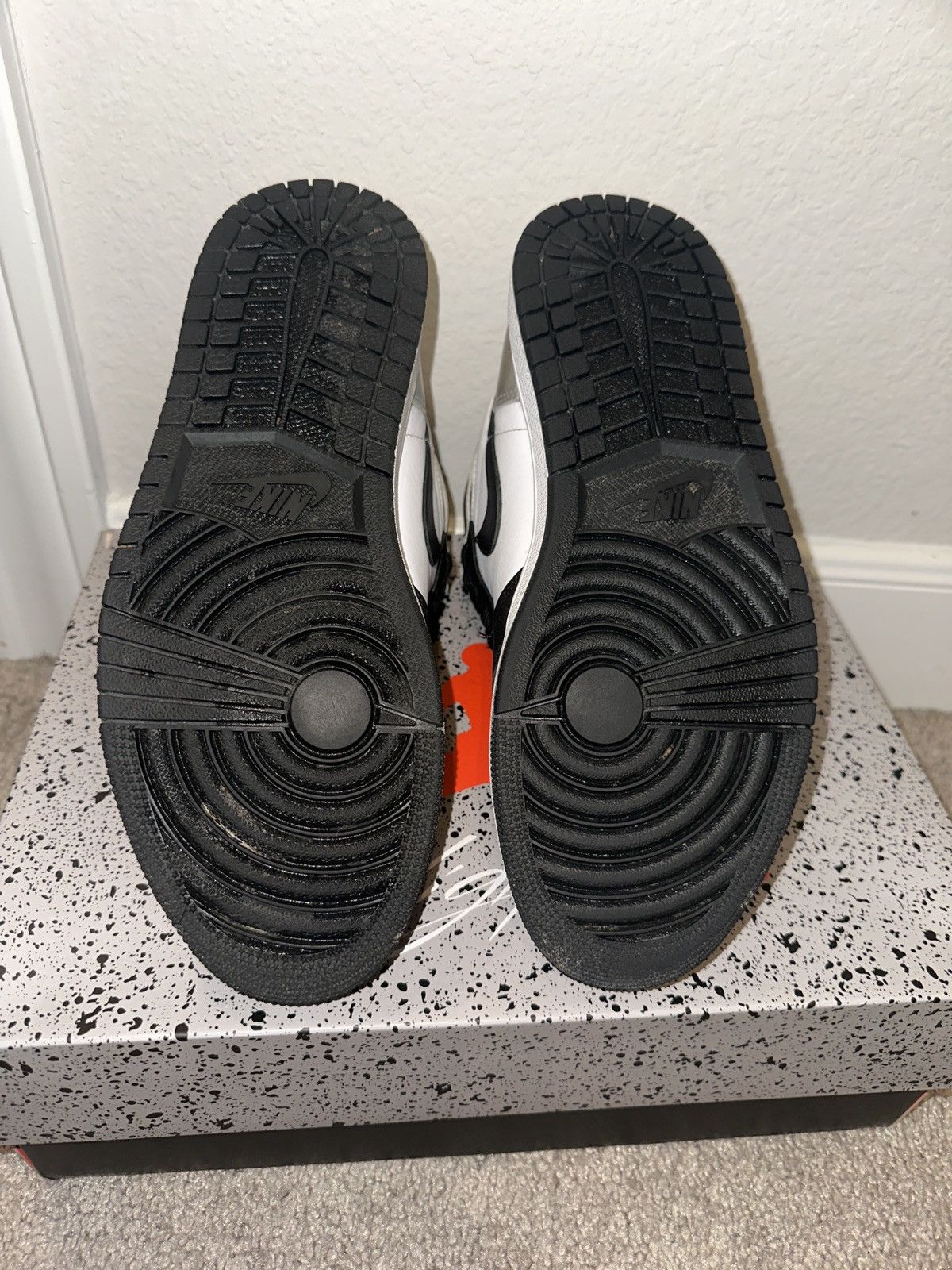 Jordan Brand × Nike Jordan 1 “Silver Toe” Size US 9 / EU 42 - 7 Thumbnail