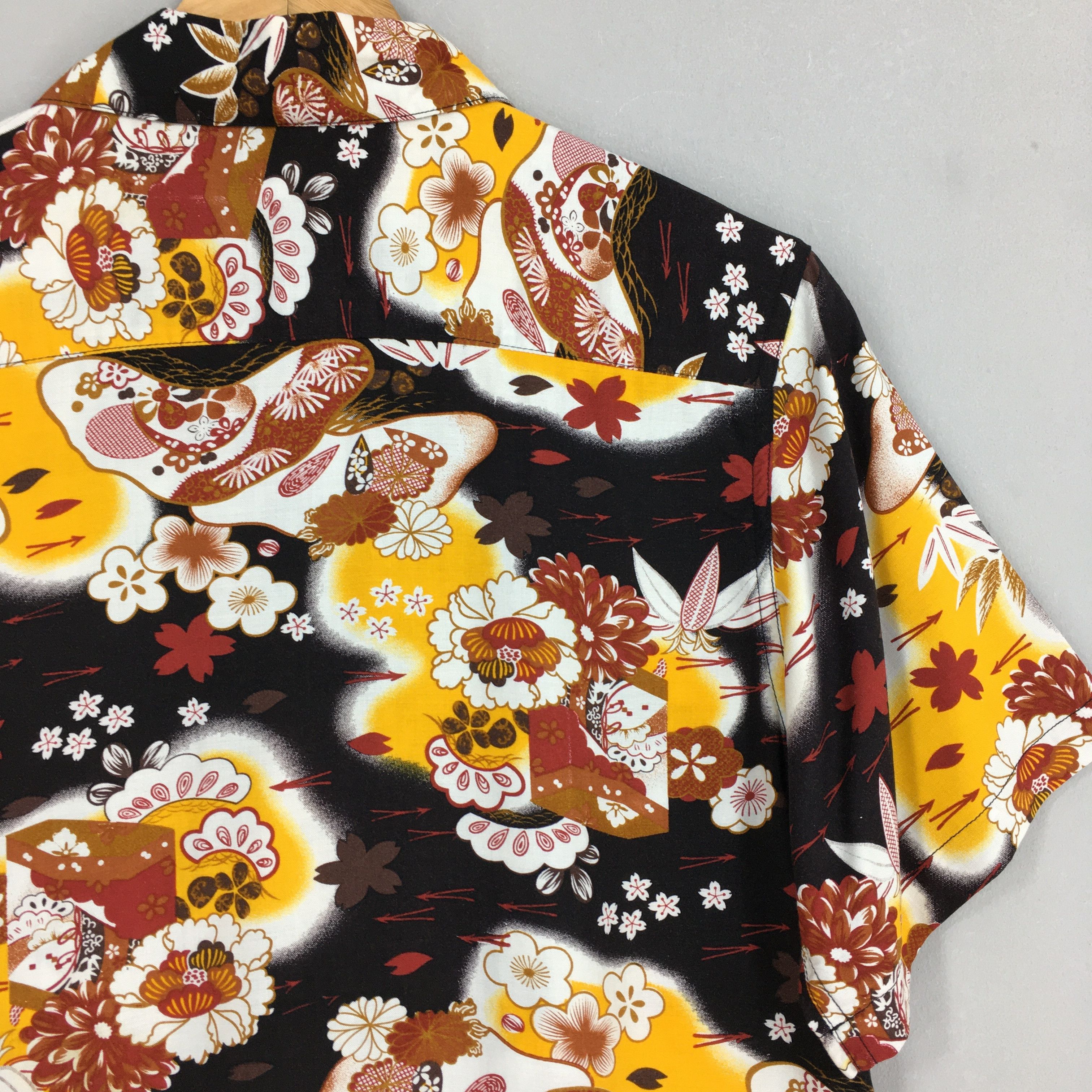 Life's a Beach Vintage Nepuca Aloha Wear Rayon Floral Shirt Medium Size US M / EU 48-50 / 2 - 8 Thumbnail