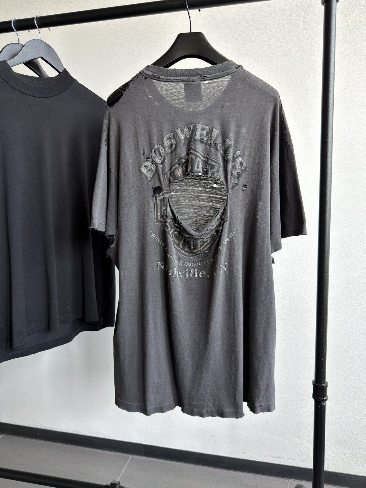 Vintage Vintage 90s Thrashed Harley Sun Faded Grunge Erd Band Tee Size US XXL / EU 58 / 5 - 1 Thumbnail