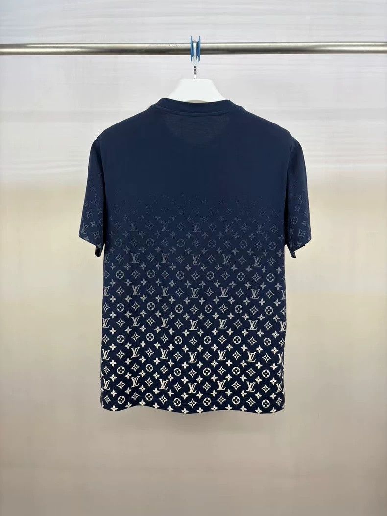 Louis Vuitton Louis Vuitton Dark blue gradient short sleeve Size US L / EU 52-54 / 3 - 2 Thumbnail