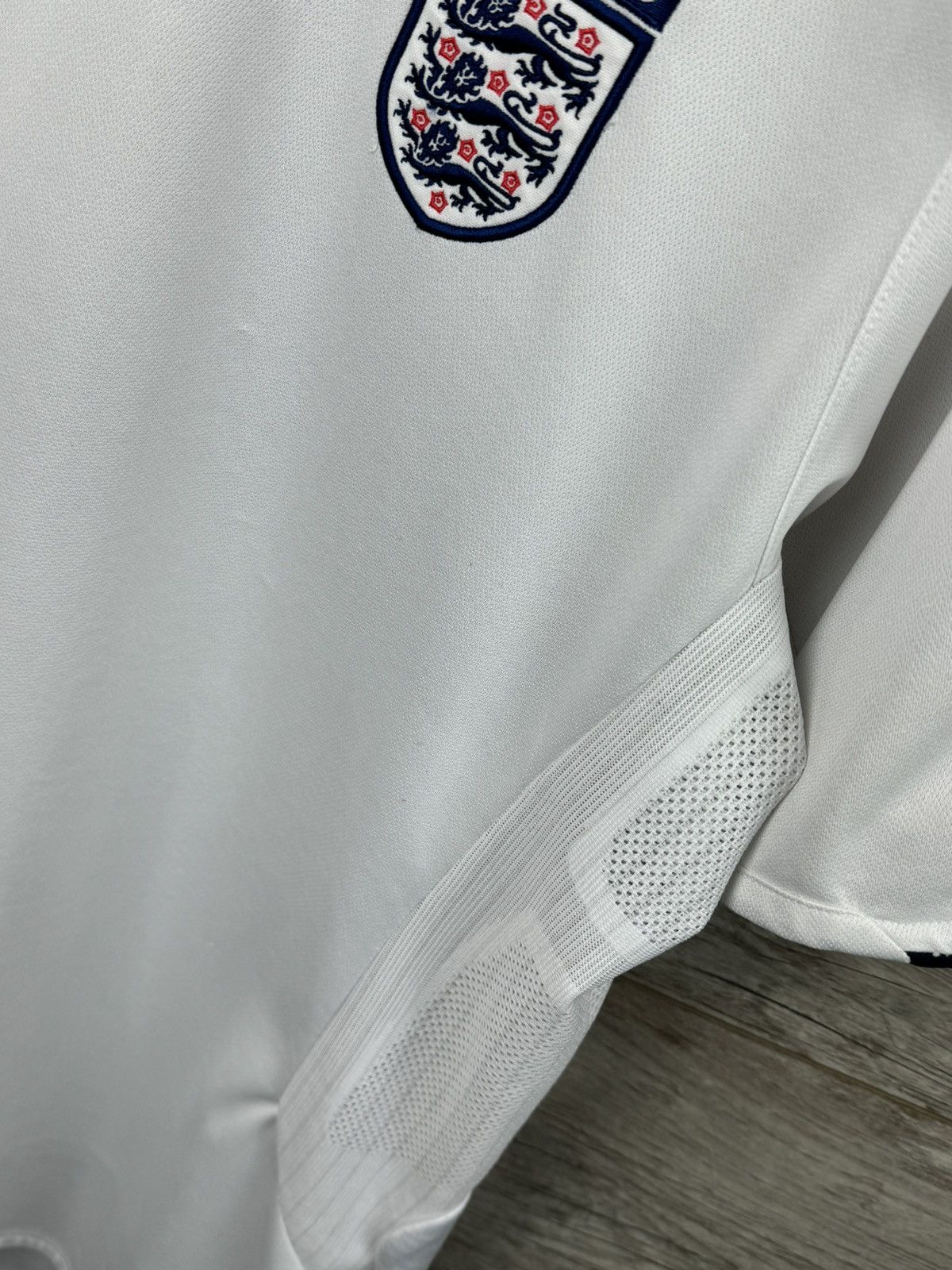 Umbro ENGLAND 2005 2007 HOME SHIRT FOOTBALL SOCCER JERSEY SIZE L Size US L / EU 52-54 / 3 - 5 Thumbnail
